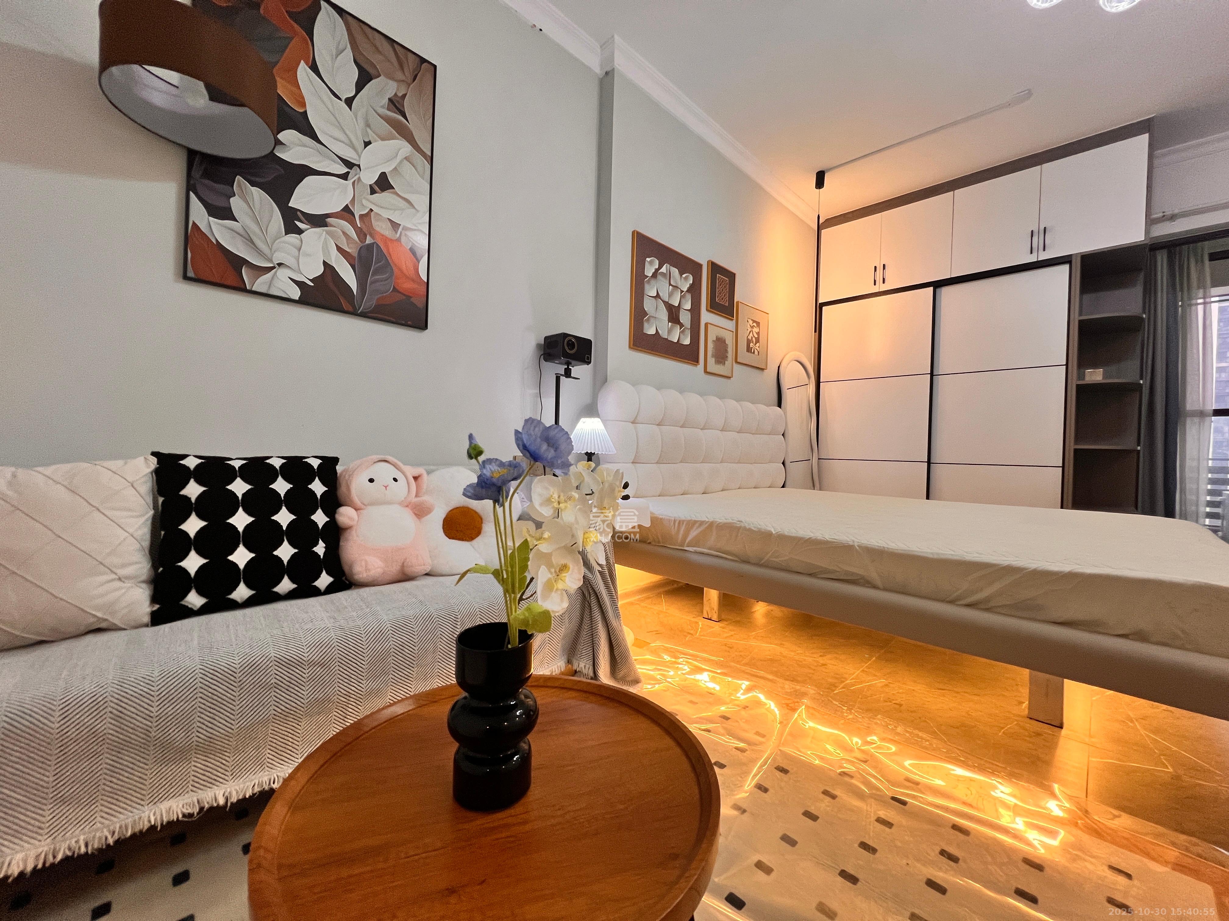 国泰九龙湾  1室0厅0卫    1700.0元/月室内图