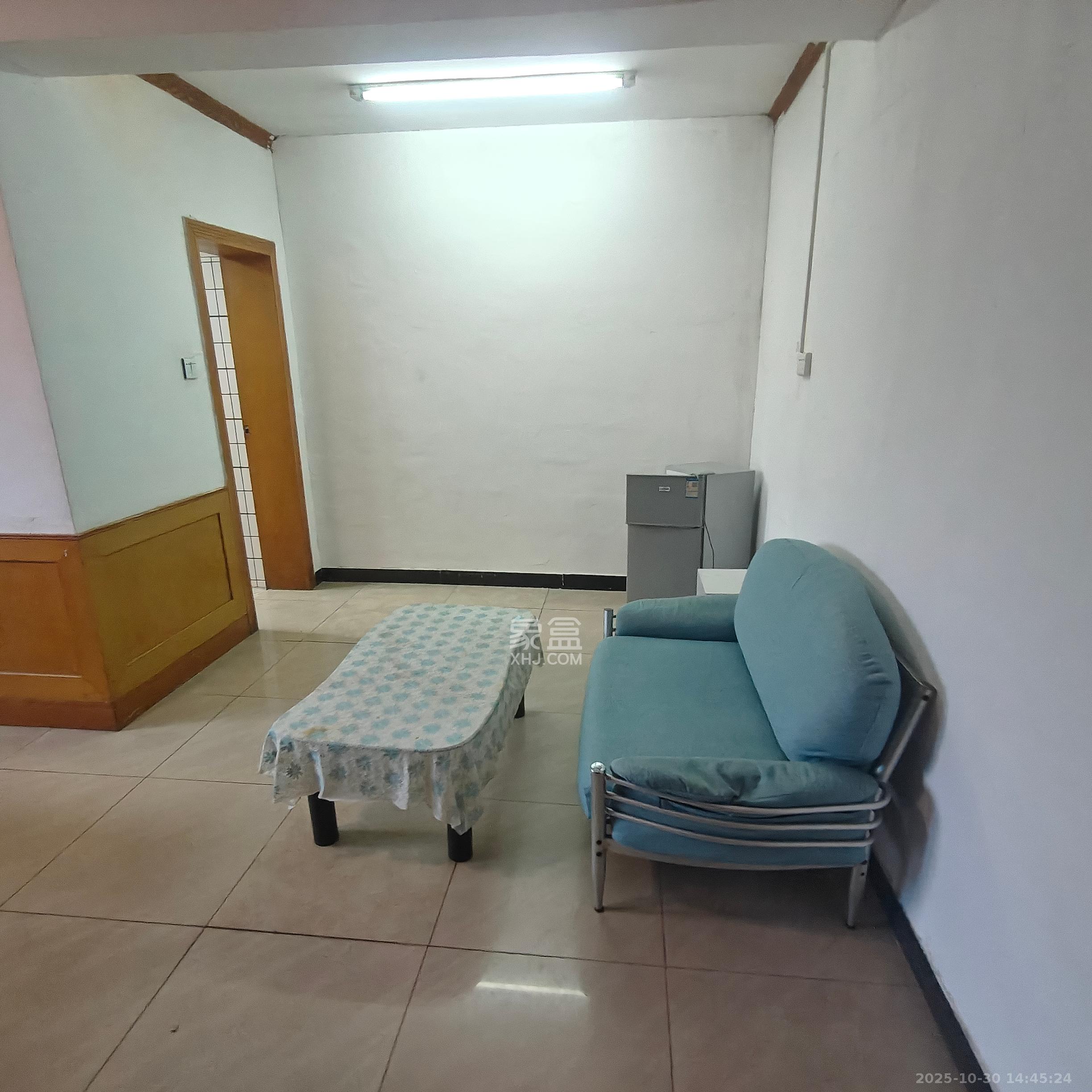 职院街LG曙光宿舍  1室0厅0卫    2000.0元/月室内图