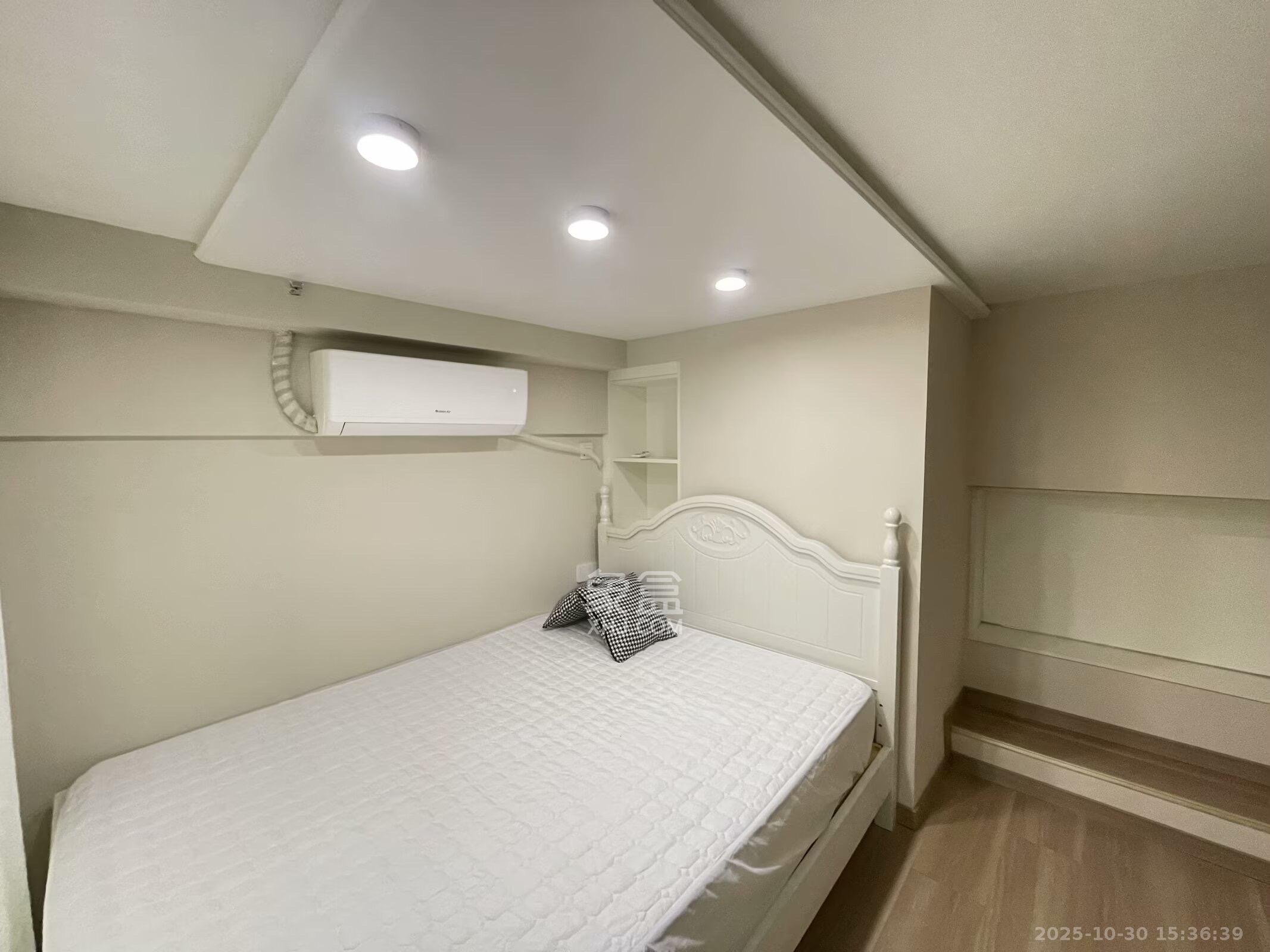 保利中环广场(保利中悦苑) 2室1厅1卫 2600.0元/月 保利中环广场(保利中悦苑) 2室1厅1卫 2600.0元/月室内图