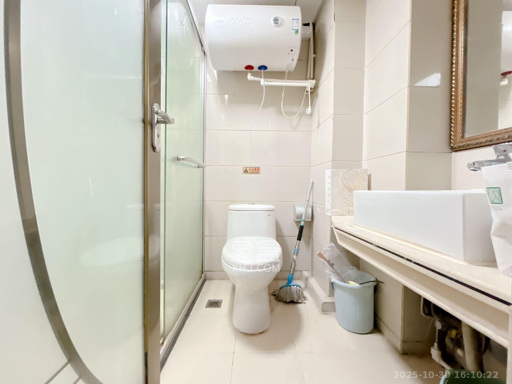 名富公寓  1室0厅1卫    1400.0元/月室内图