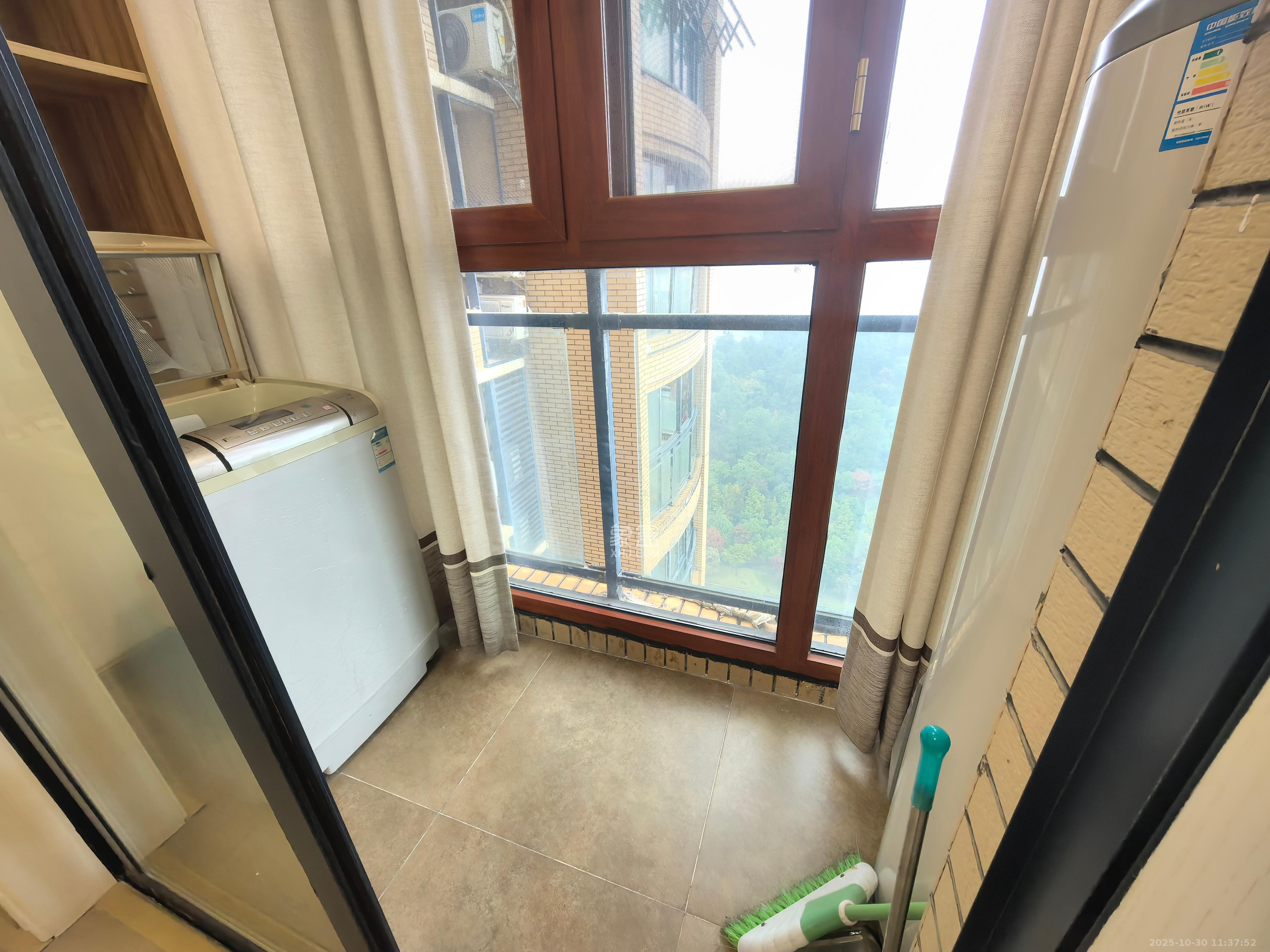 北京御园一二期(国泰嘉园)  3室2厅2卫    2500.0元/月 北京御园一二期(国泰嘉园)  3室2厅2卫    2500.0元/月室内图