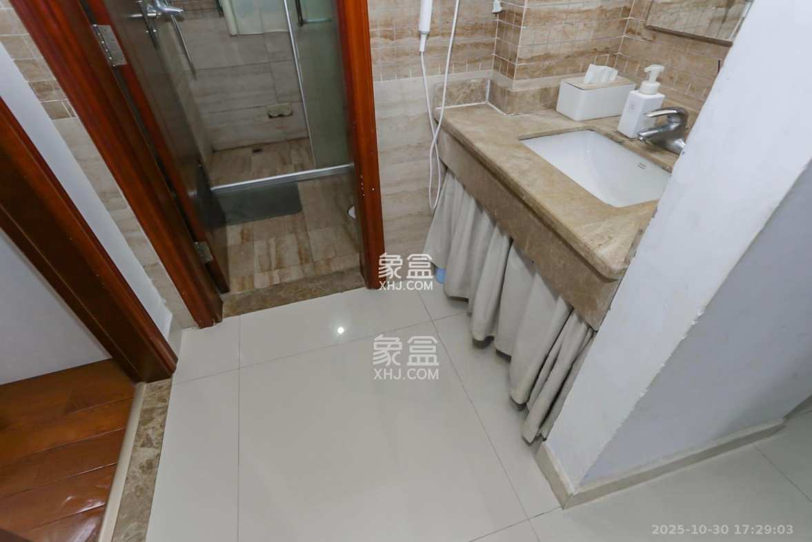 共和世家  3室2厅2卫    3500.0元/月 共和世家  3室2厅2卫    3500.0元/月室内图