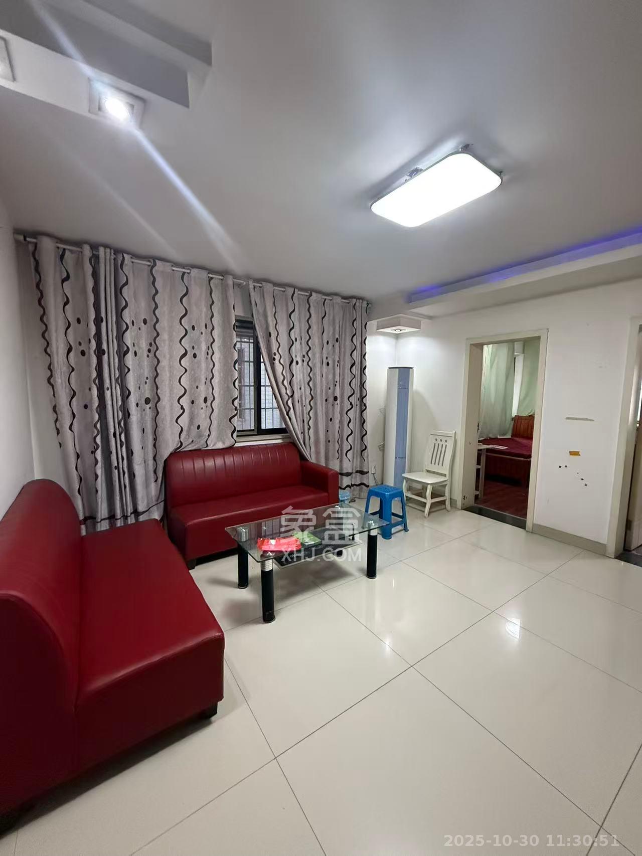 芙蓉蓉苑  3室1厅1卫    2800.0元/月