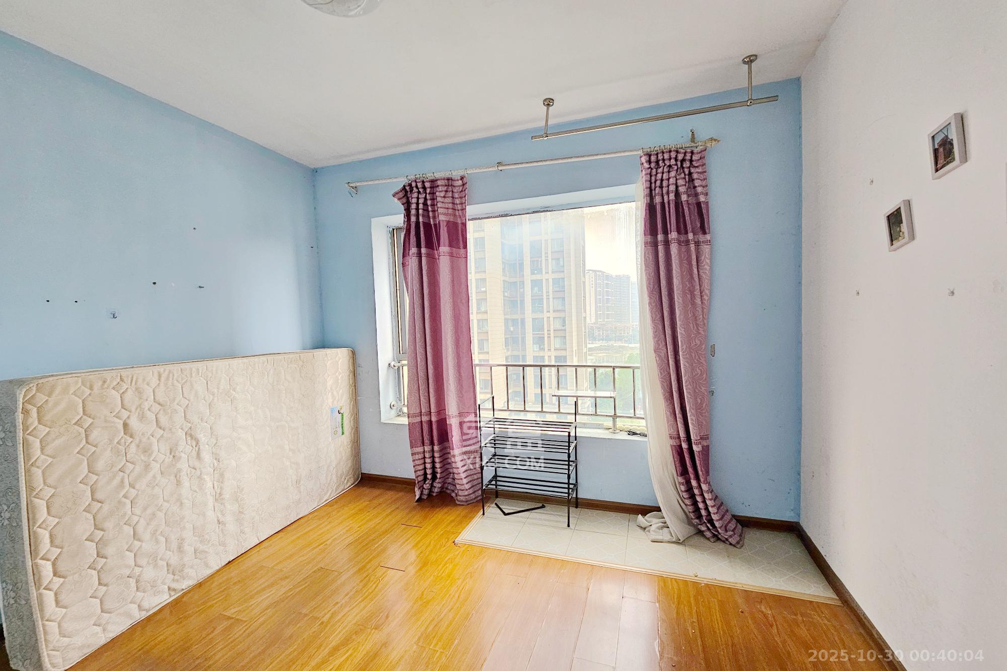 嘉宇盛世华章  4室2厅2卫    115.0万卧室