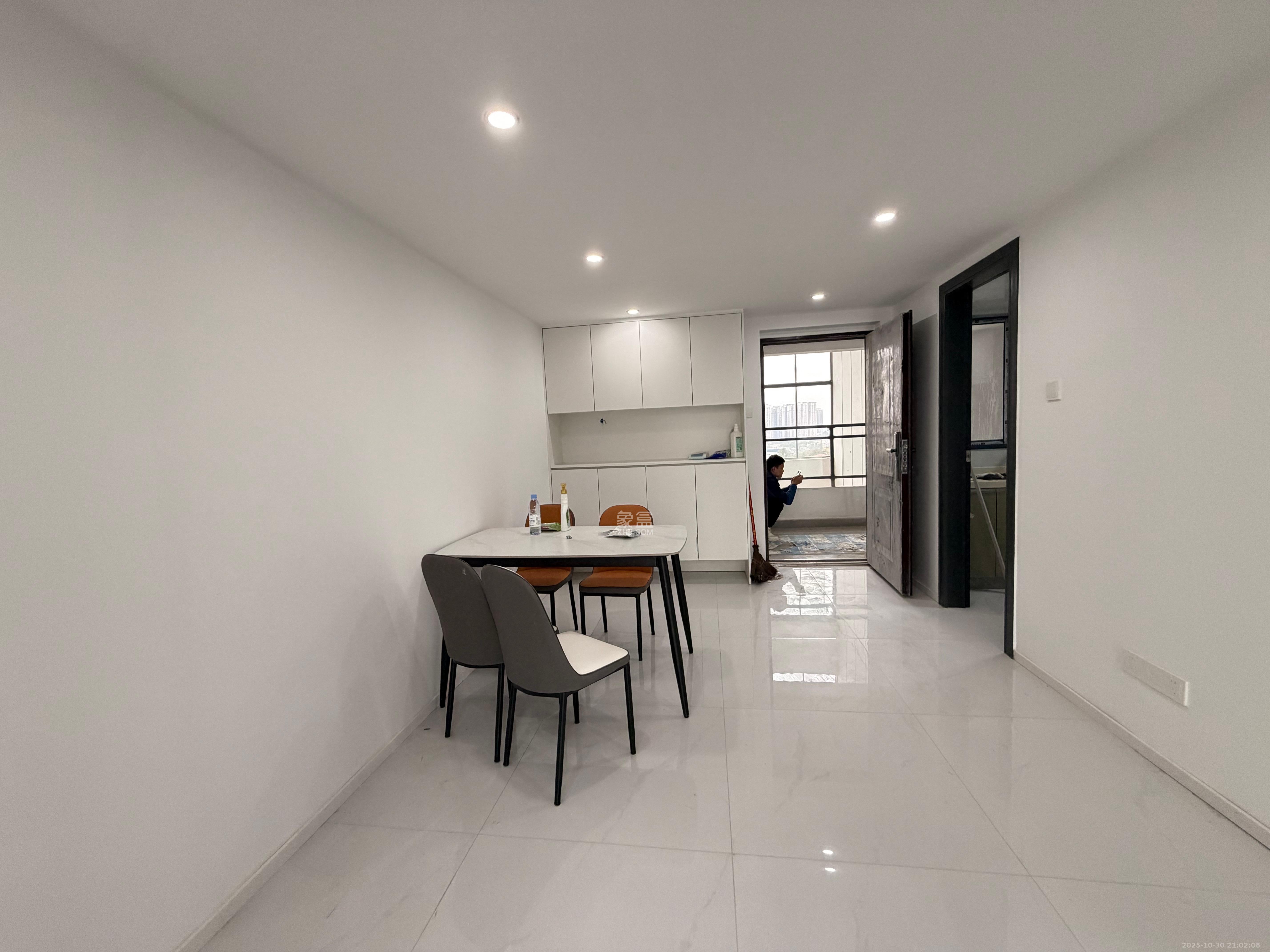 恒泰风格城市  2室2厅2卫    1800.0元/月室内图