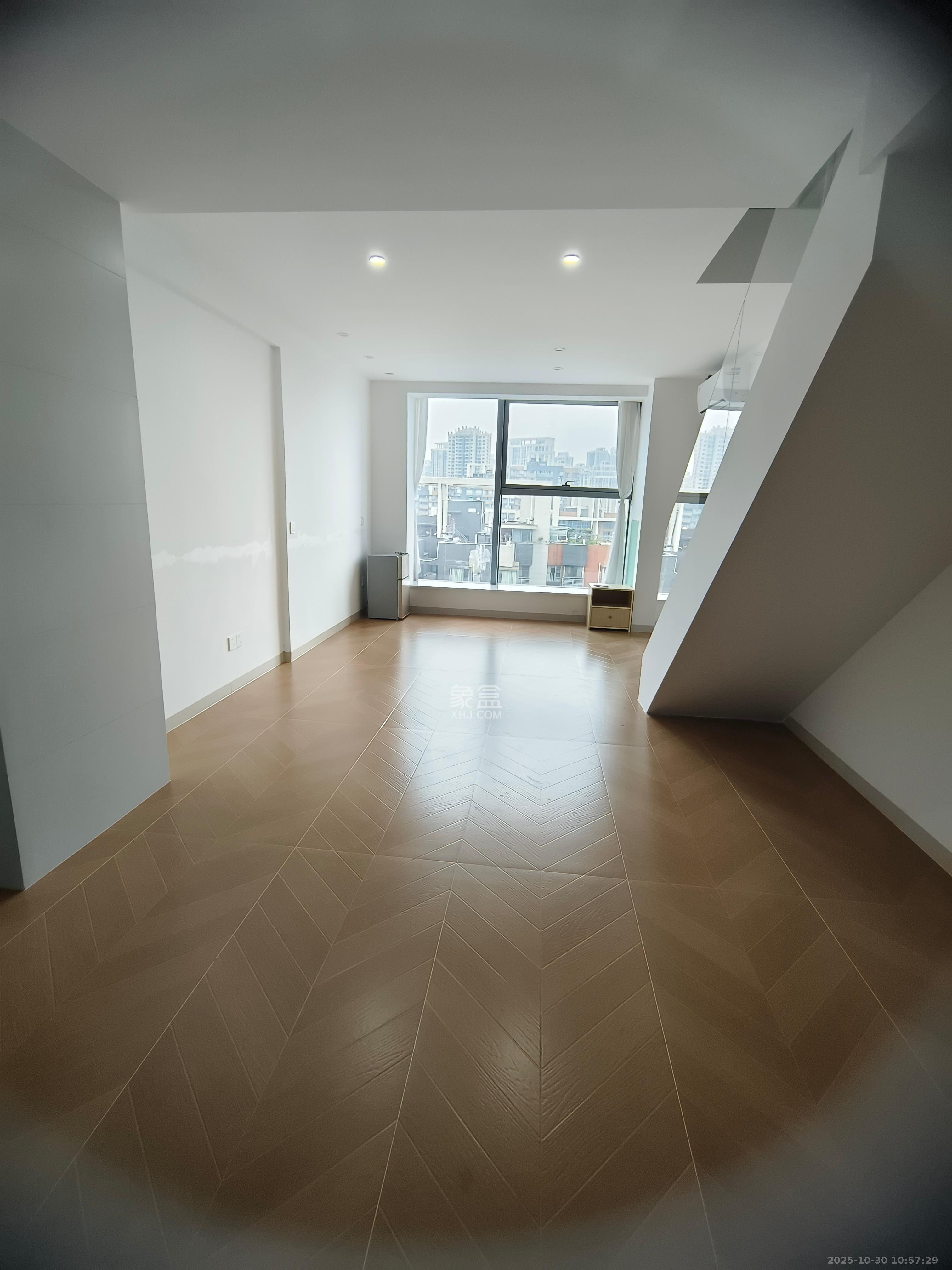 君悦新天地 2室2厅1卫 2800.0元/月 君悦新天地 2室2厅1卫 2800.0元/月室内图