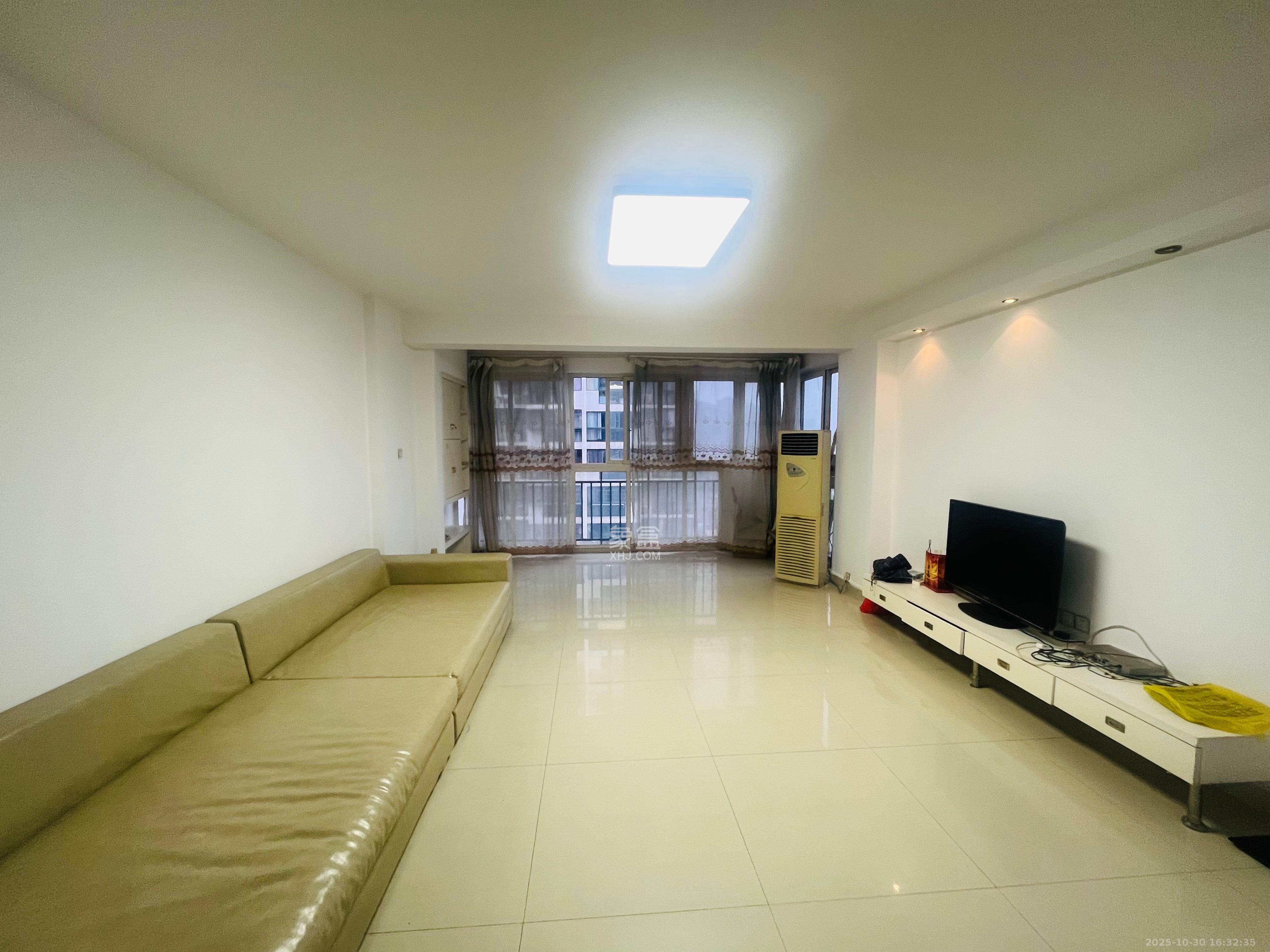 浏阳河畔家园 3室2厅2卫 2600.0元/月 浏阳河畔家园 3室2厅2卫 2600.0元/月室内图