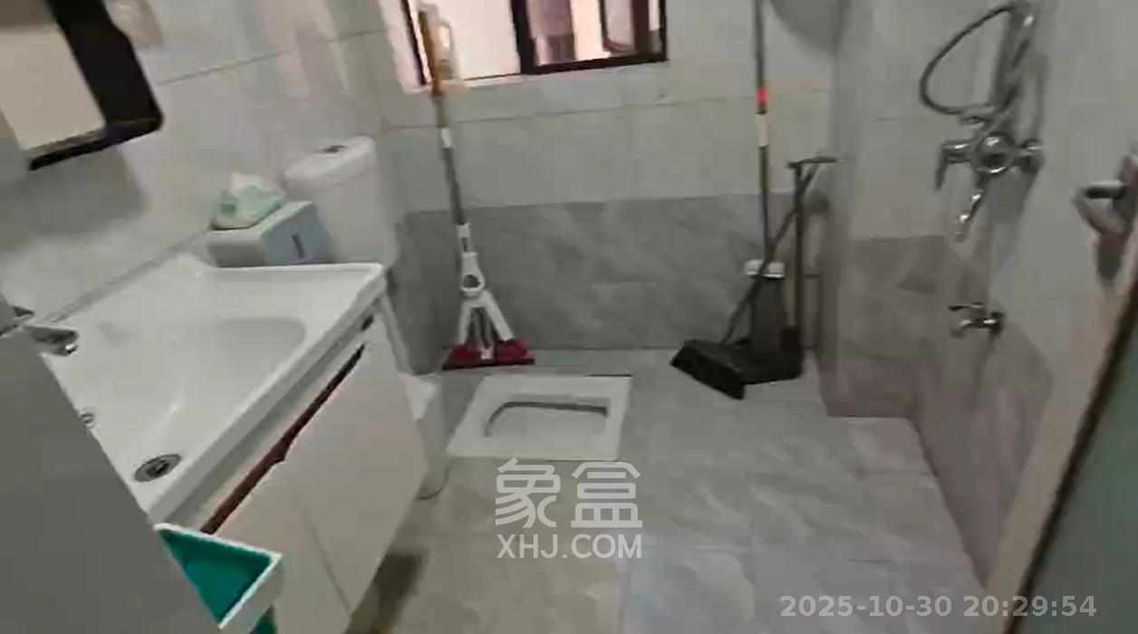 长房半岛蓝湾（观山月）  2室2厅1卫    2300.0元/月室内图