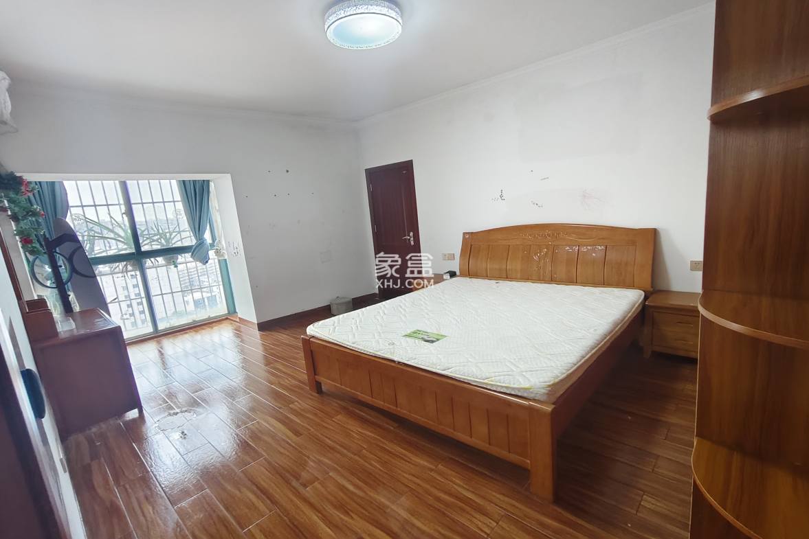 申鑫国际广场 3室2厅1卫 2800.0元/月 申鑫国际广场 3室2厅1卫 2800.0元/月室内图