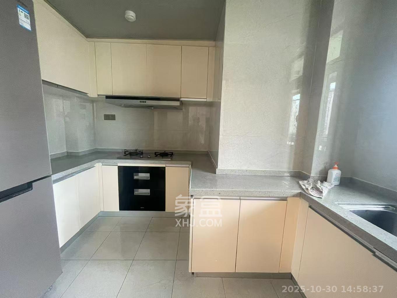 恒伟西雅韵  3室2厅2卫    5000.0元/月室内图