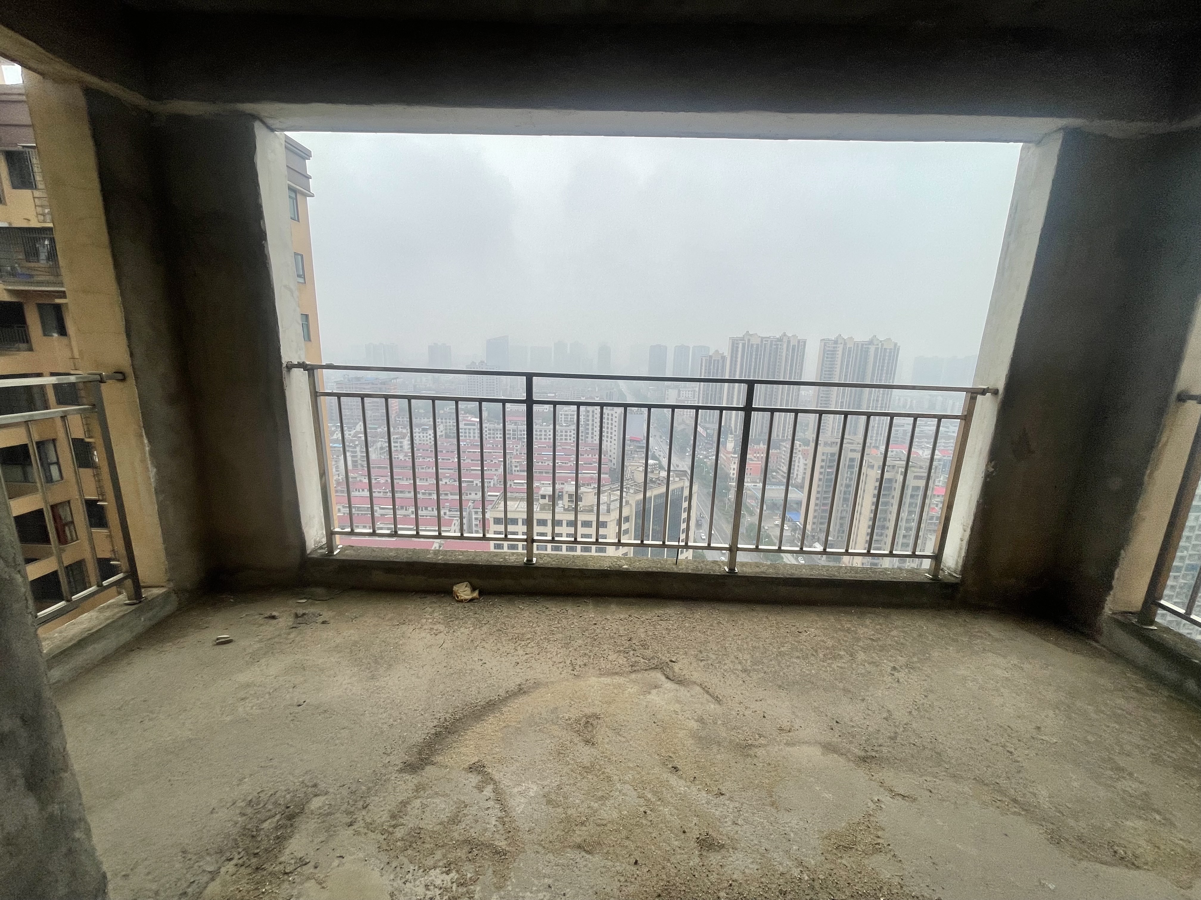 株山国际世家 3室2厅2卫 90.0万 株山国际世家 3室2厅2卫 90.0万客厅