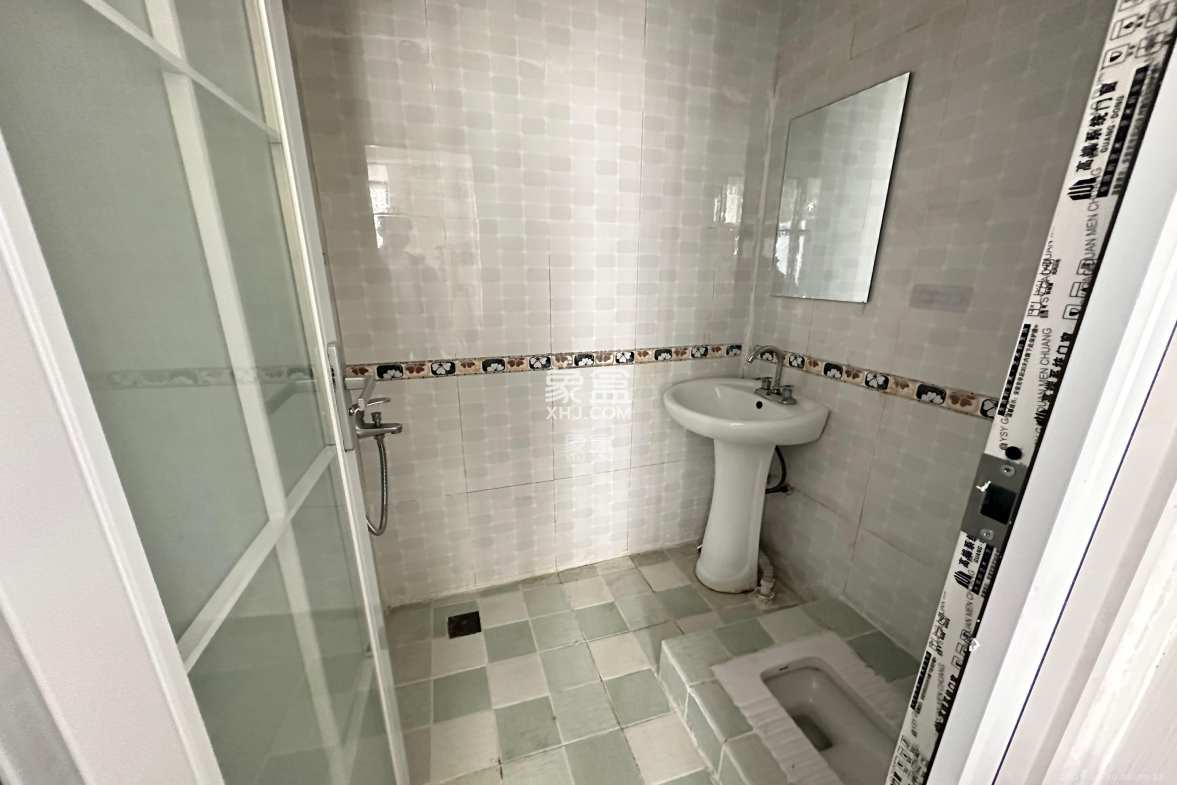 绿地中央广场 1室1厅1卫 1050.0元/月 绿地中央广场 1室1厅1卫 1050.0元/月室内图