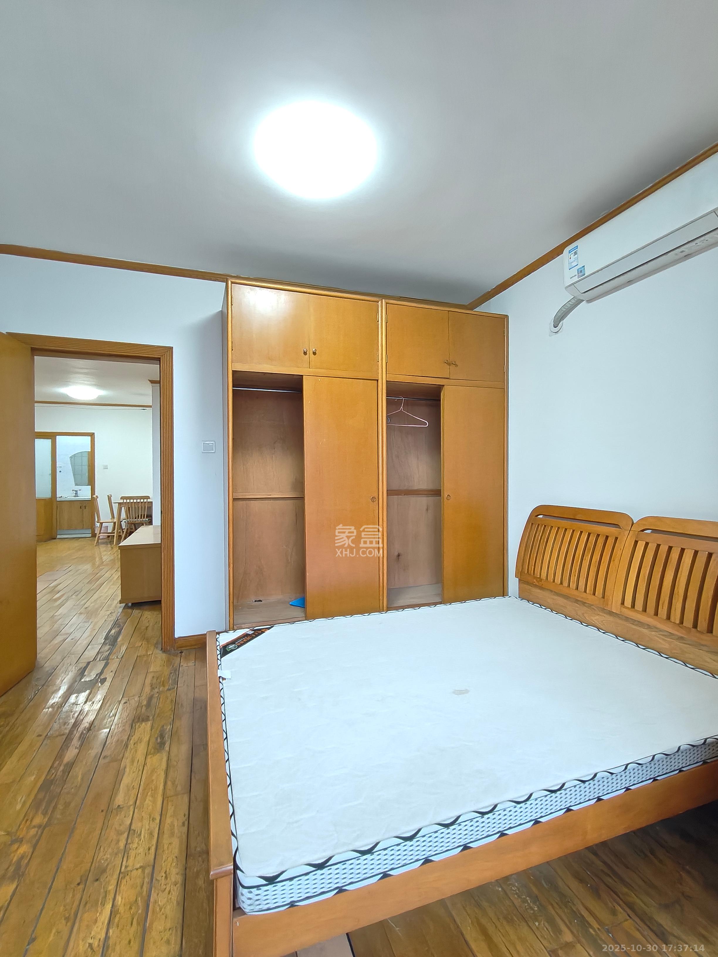 建工集团单位房  3室1厅1卫    2000.0元/月 建工集团单位房  3室1厅1卫    2000.0元/月室内图