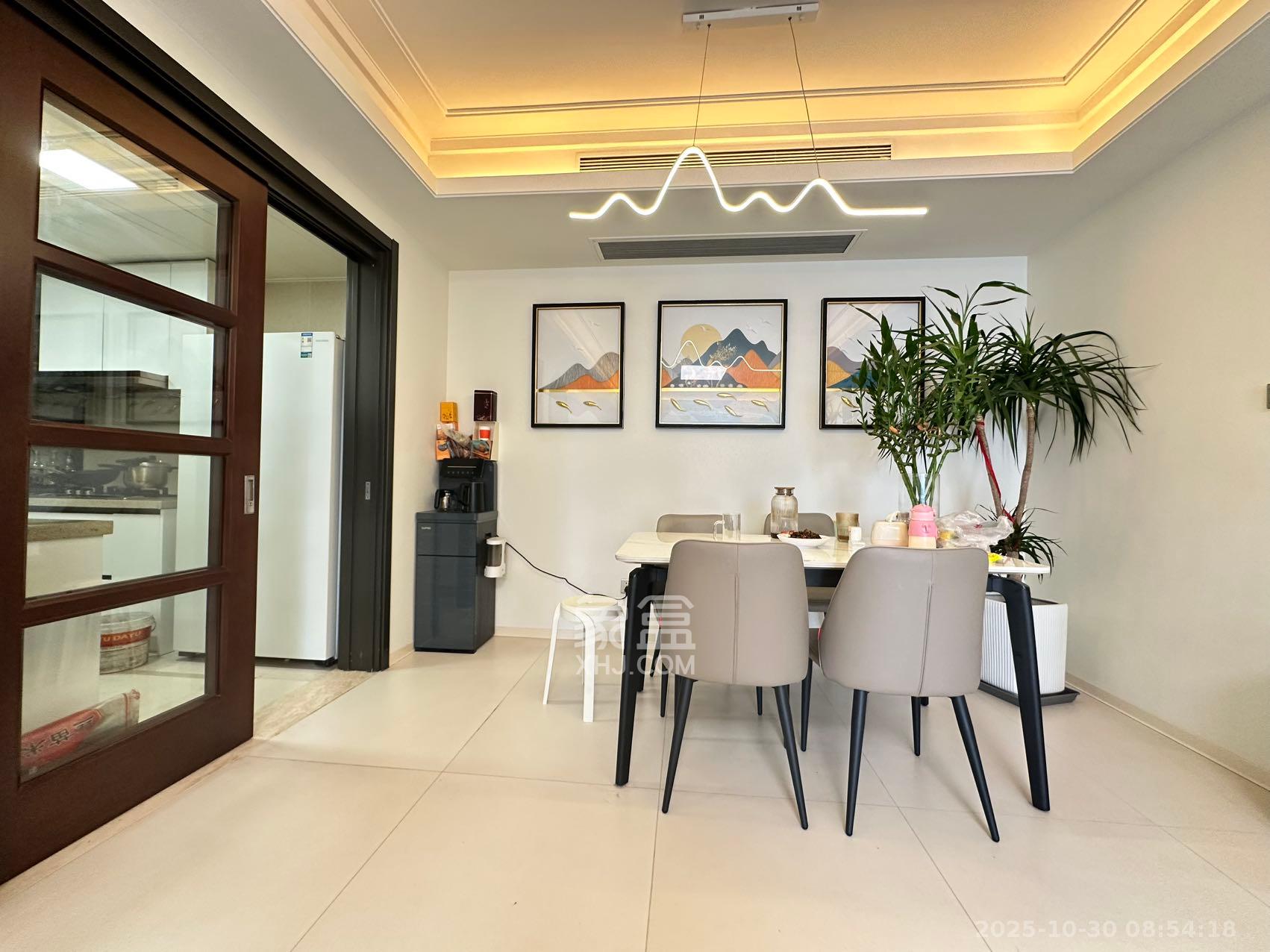 万科紫台  3室2厅1卫    6500.0元/月室内图