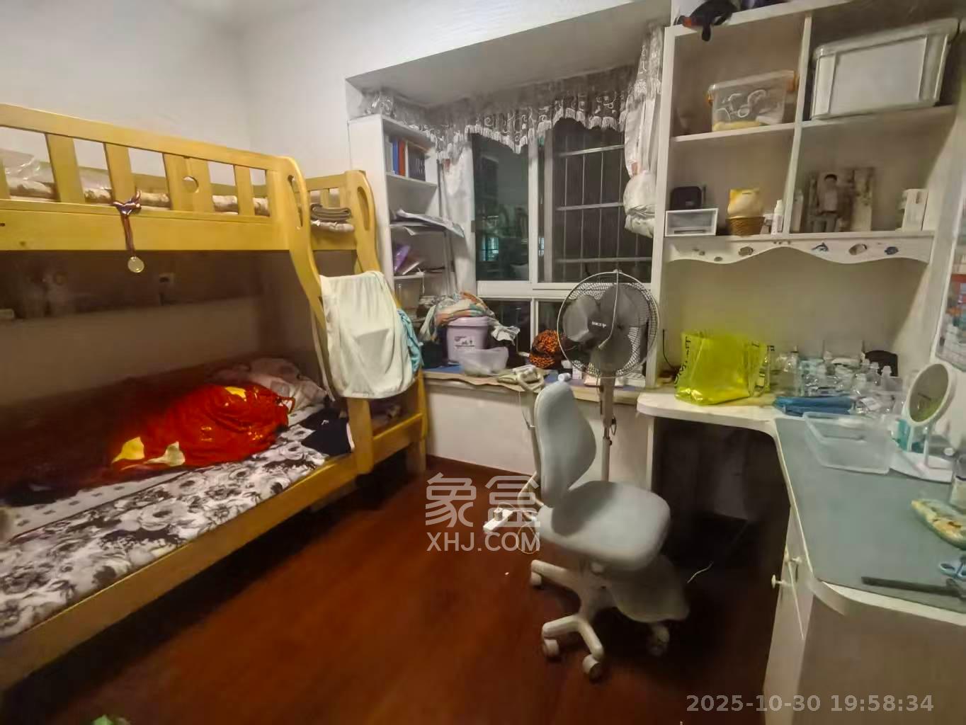 麓谷加州阳光  3室2厅2卫    2600.0元/月室内图