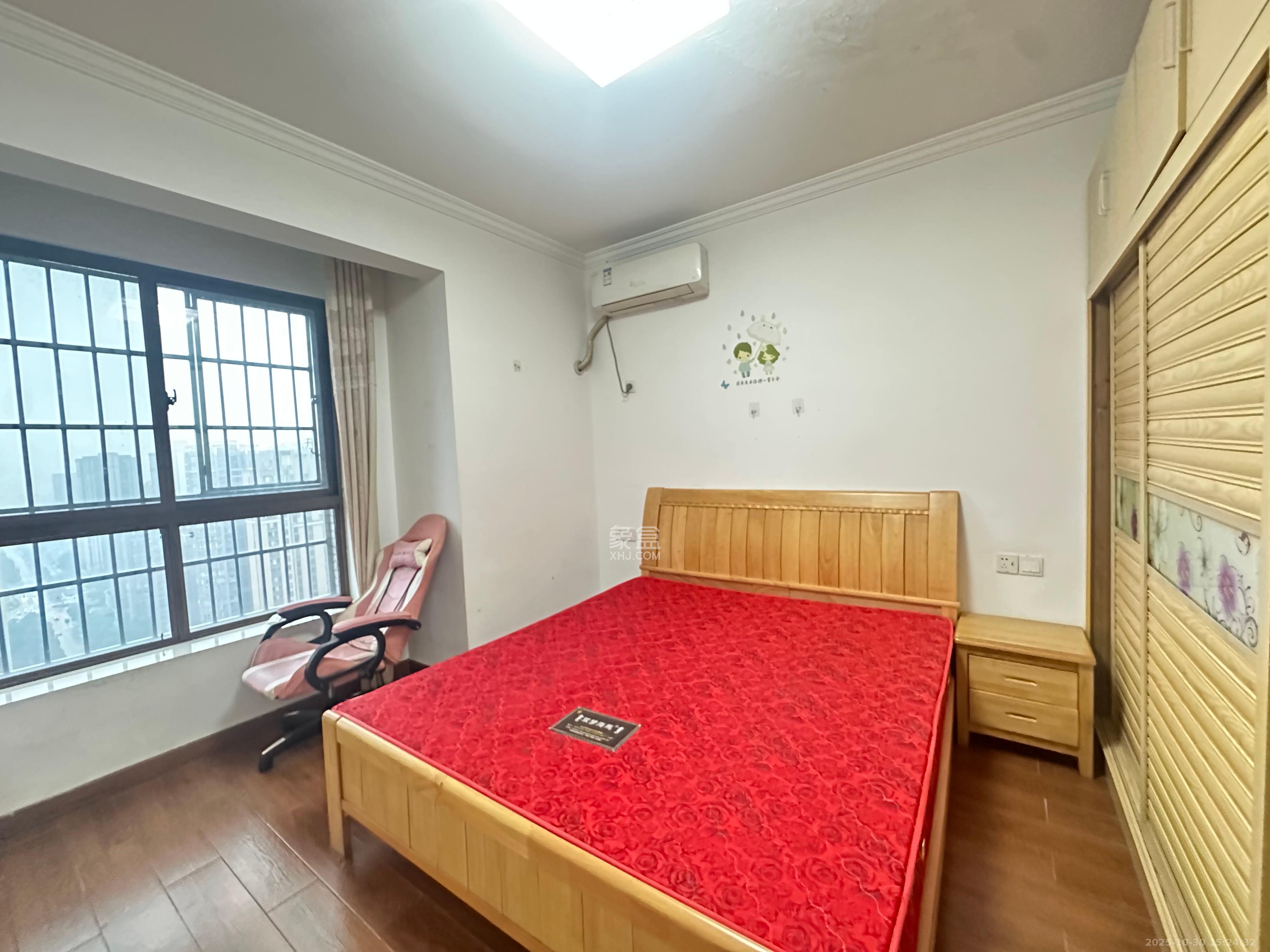 湖湾世景  3室2厅1卫    1700.0元/月 湖湾世景  3室2厅1卫    1700.0元/月室内图