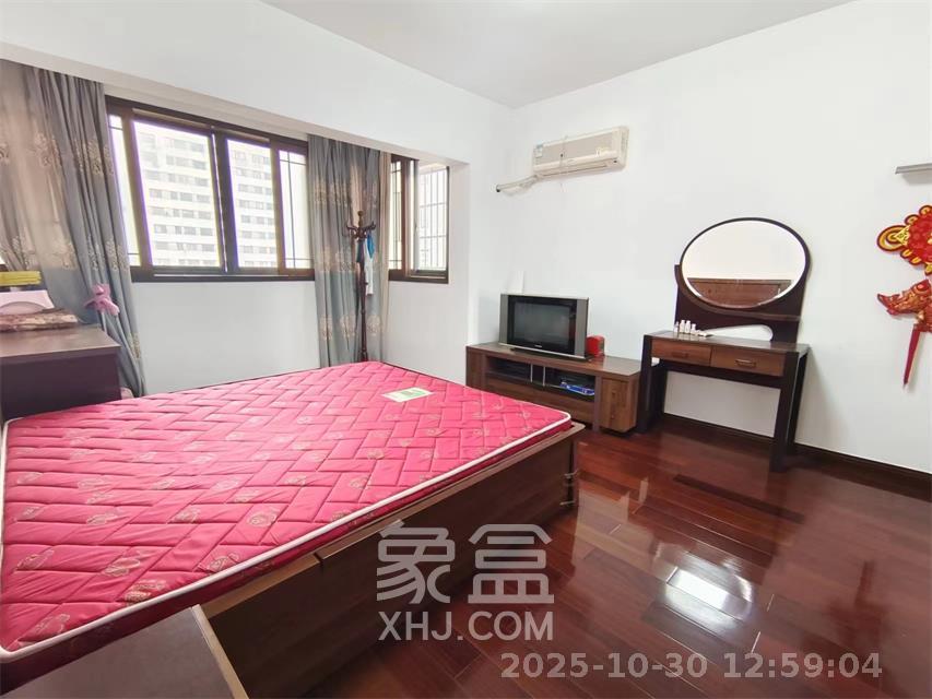 阳光100一期、四五期  4室2厅2卫    2800.0元/月 阳光100一期、四五期  4室2厅2卫    2800.0元/月室内图