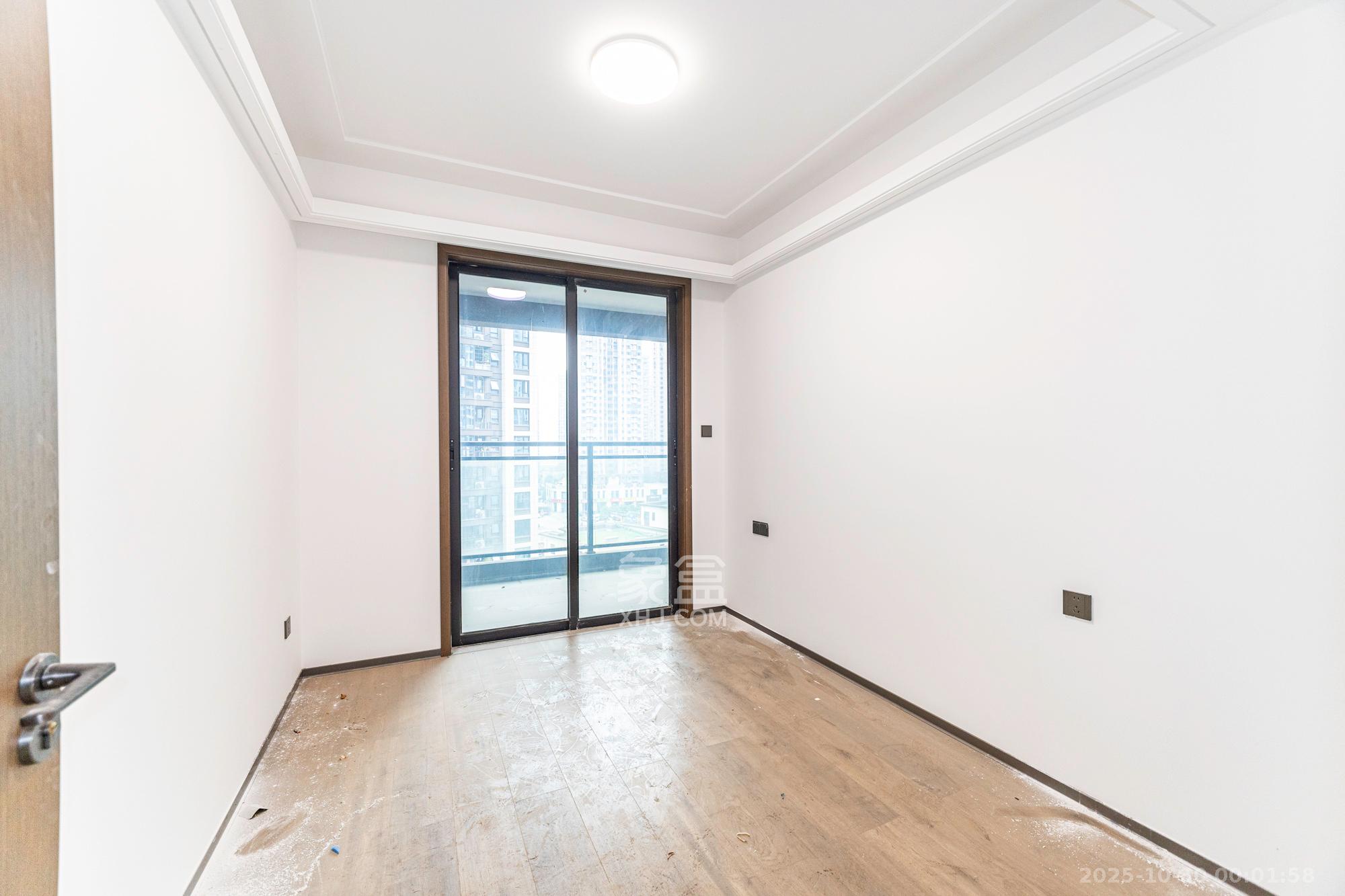 荣盛锦绣学府 4室2厅2卫 103.8万 荣盛锦绣学府 4室2厅2卫 103.8万卧室