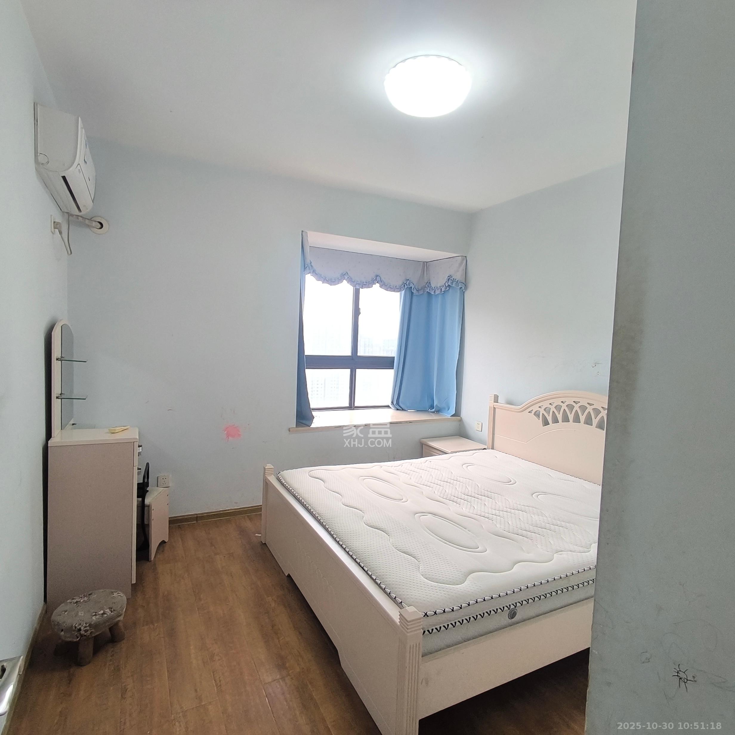 高鑫麓城  2室1厅1卫    2400.0元/月室内图