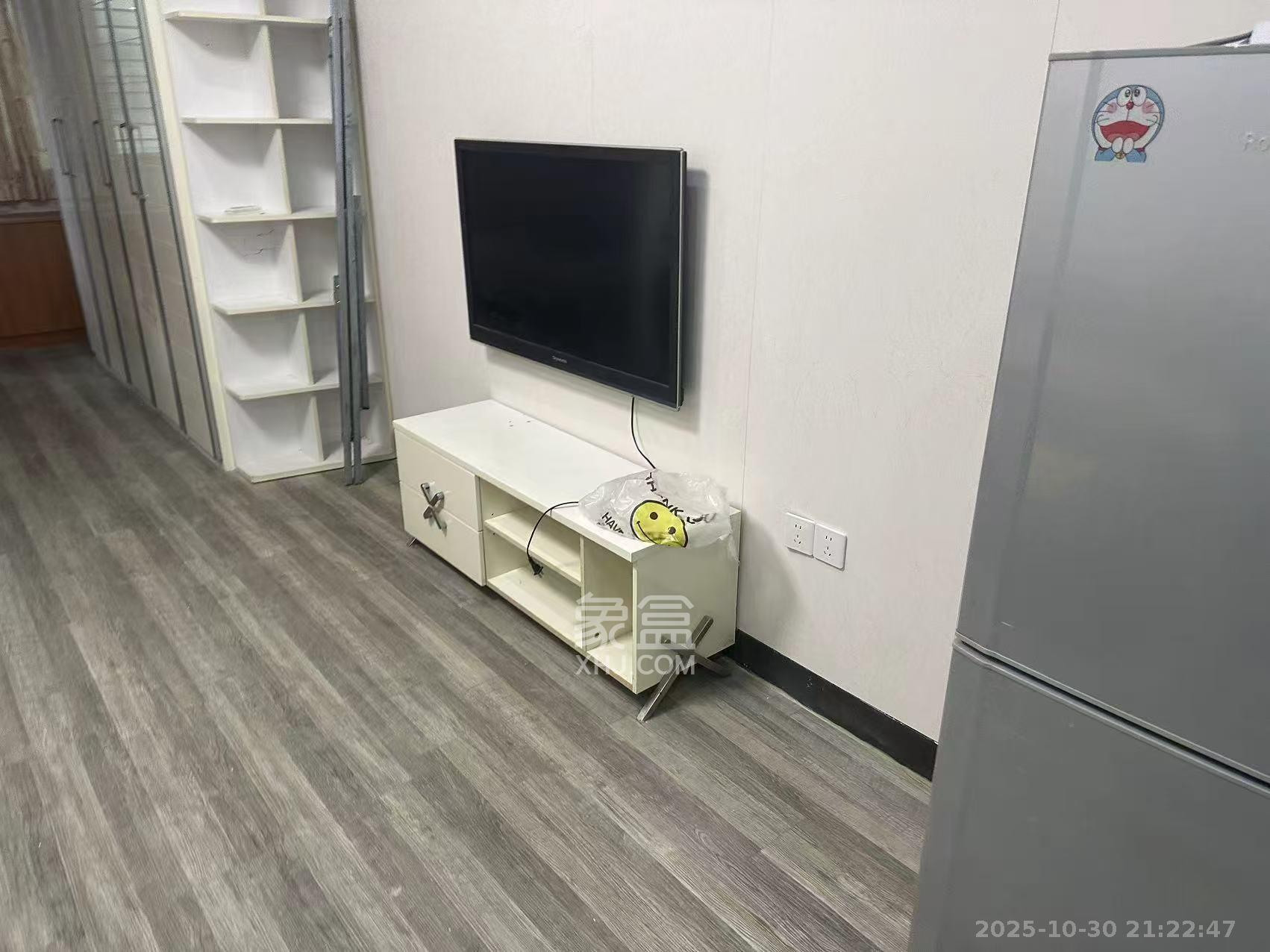 上城星座  1室1厅1卫    1980.0元/月室内图