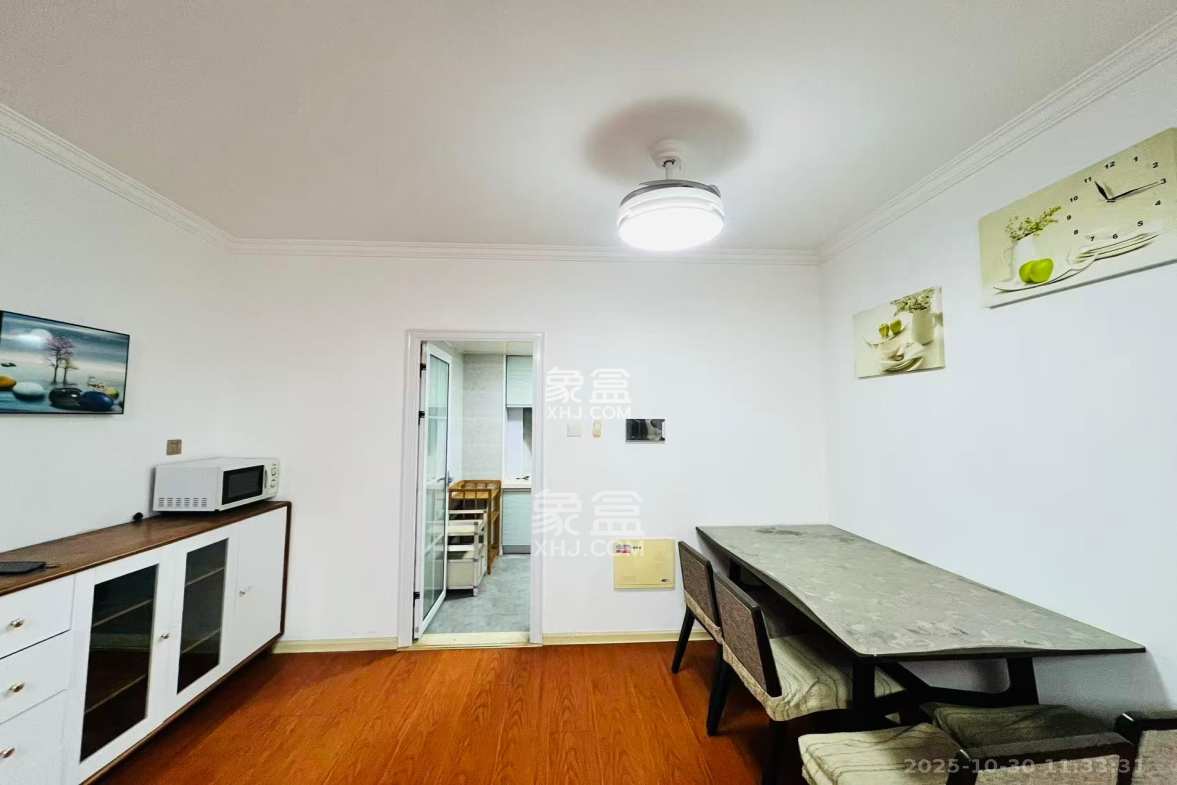 克拉美丽山庄(晟领国际)  2室2厅1卫    2100.0元/月 克拉美丽山庄(晟领国际)  2室2厅1卫    2100.0元/月室内图