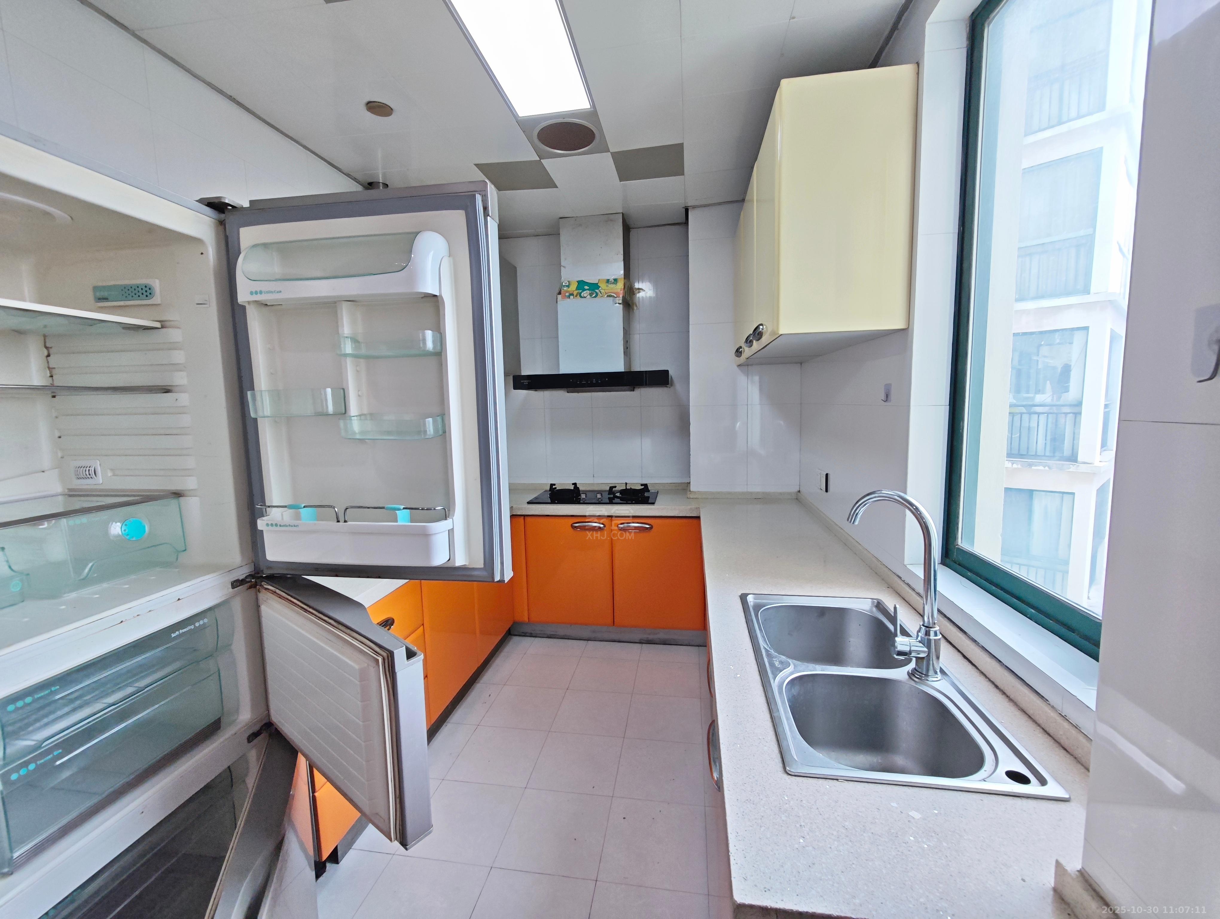 经世皇城  3室2厅2卫    1500.0元/月 经世皇城  3室2厅2卫    1500.0元/月室内图