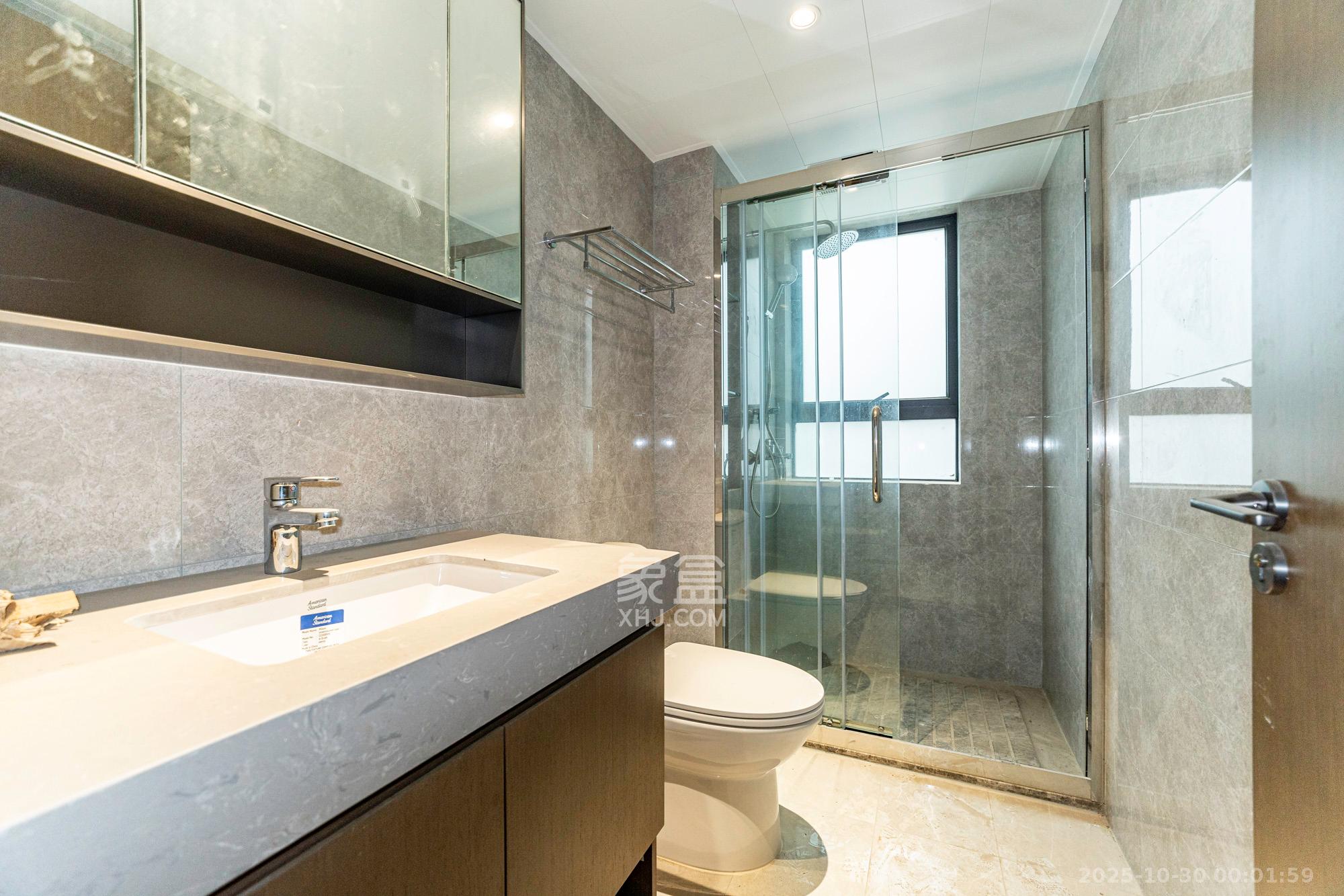 荣盛锦绣学府 4室2厅2卫 103.8万 荣盛锦绣学府 4室2厅2卫 103.8万卫生间