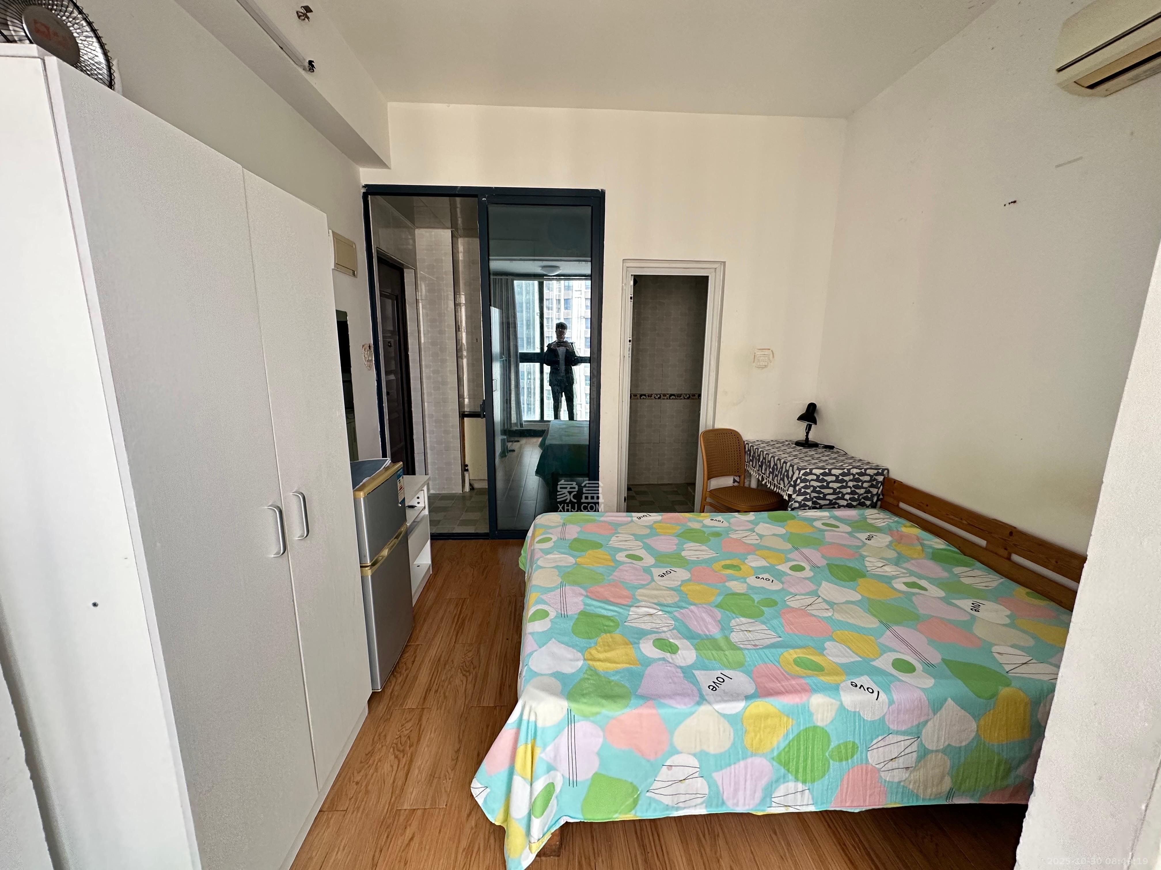 绿地中央广场  1室1厅1卫    1050.0元/月室内图