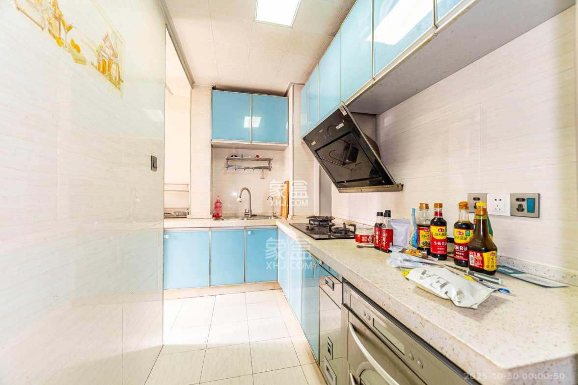 三一街区 3室2厅1卫 62.8万 三一街区 3室2厅1卫 62.8万厨房