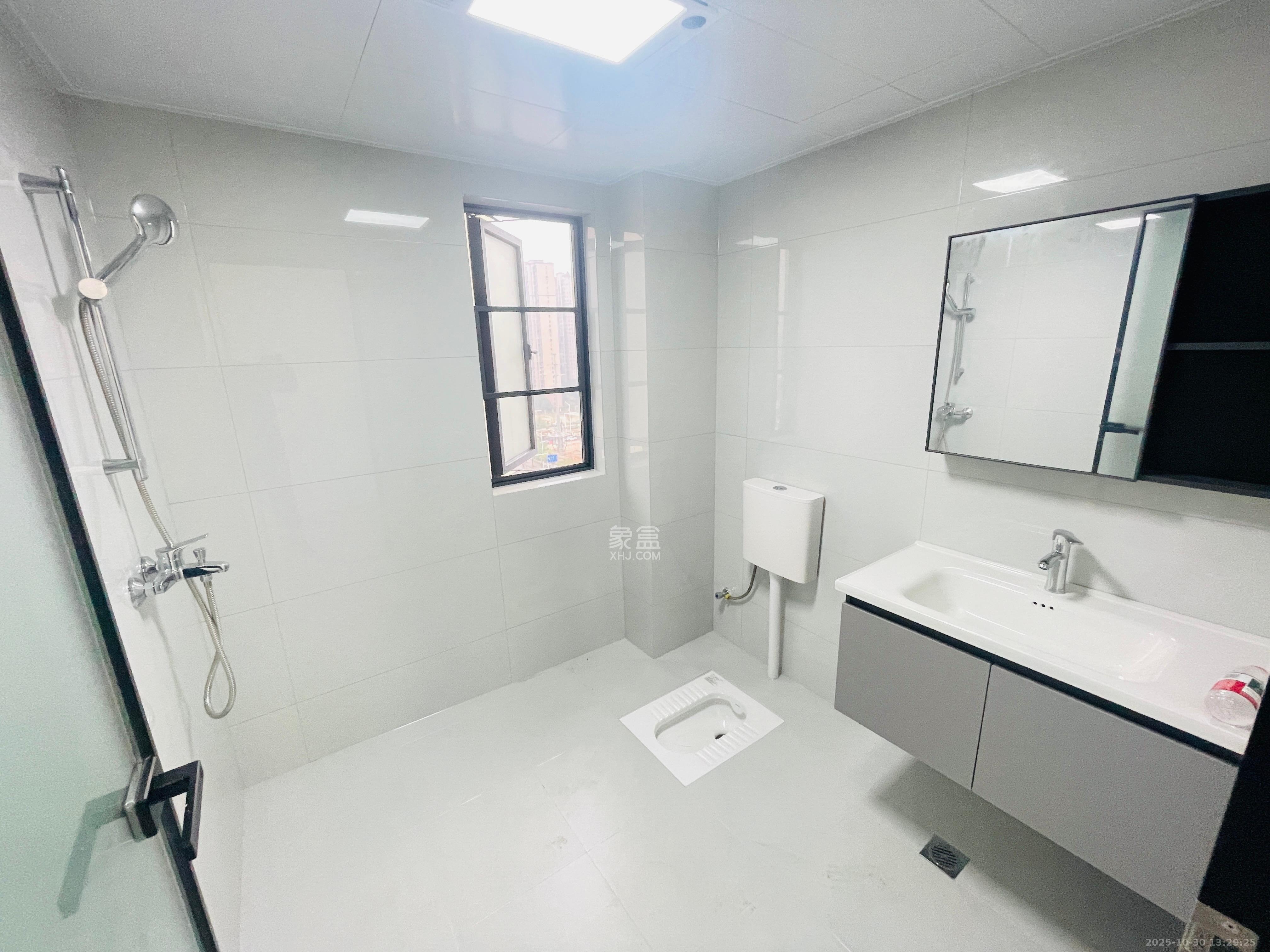 金石蓉园 4室2厅2卫 3400.0元/月 金石蓉园 4室2厅2卫 3400.0元/月室内图