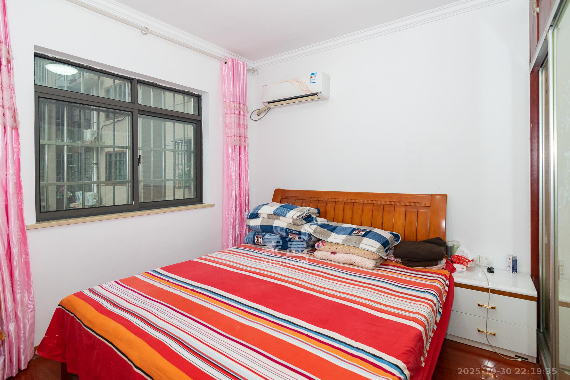 兴邦花城  2室2厅1卫    40.0万 兴邦花城  2室2厅1卫    40.0万卧室