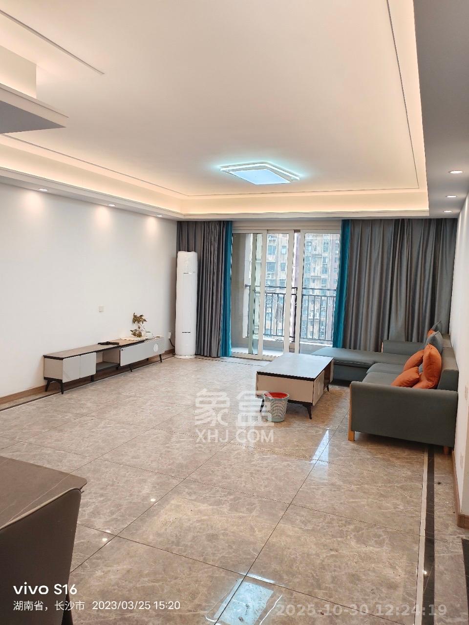 金地铂悦  4室2厅2卫    2800.0元/月室内图