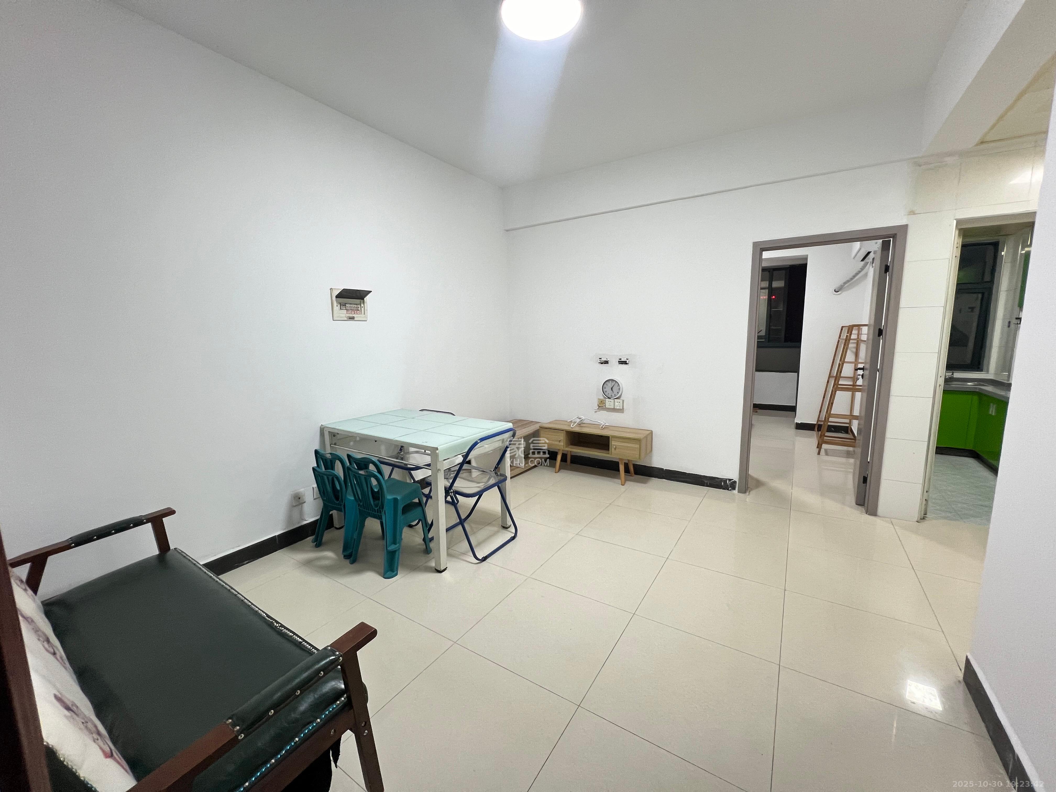 高升金典 1室1厅1卫 1800.0元/月 高升金典 1室1厅1卫 1800.0元/月室内图