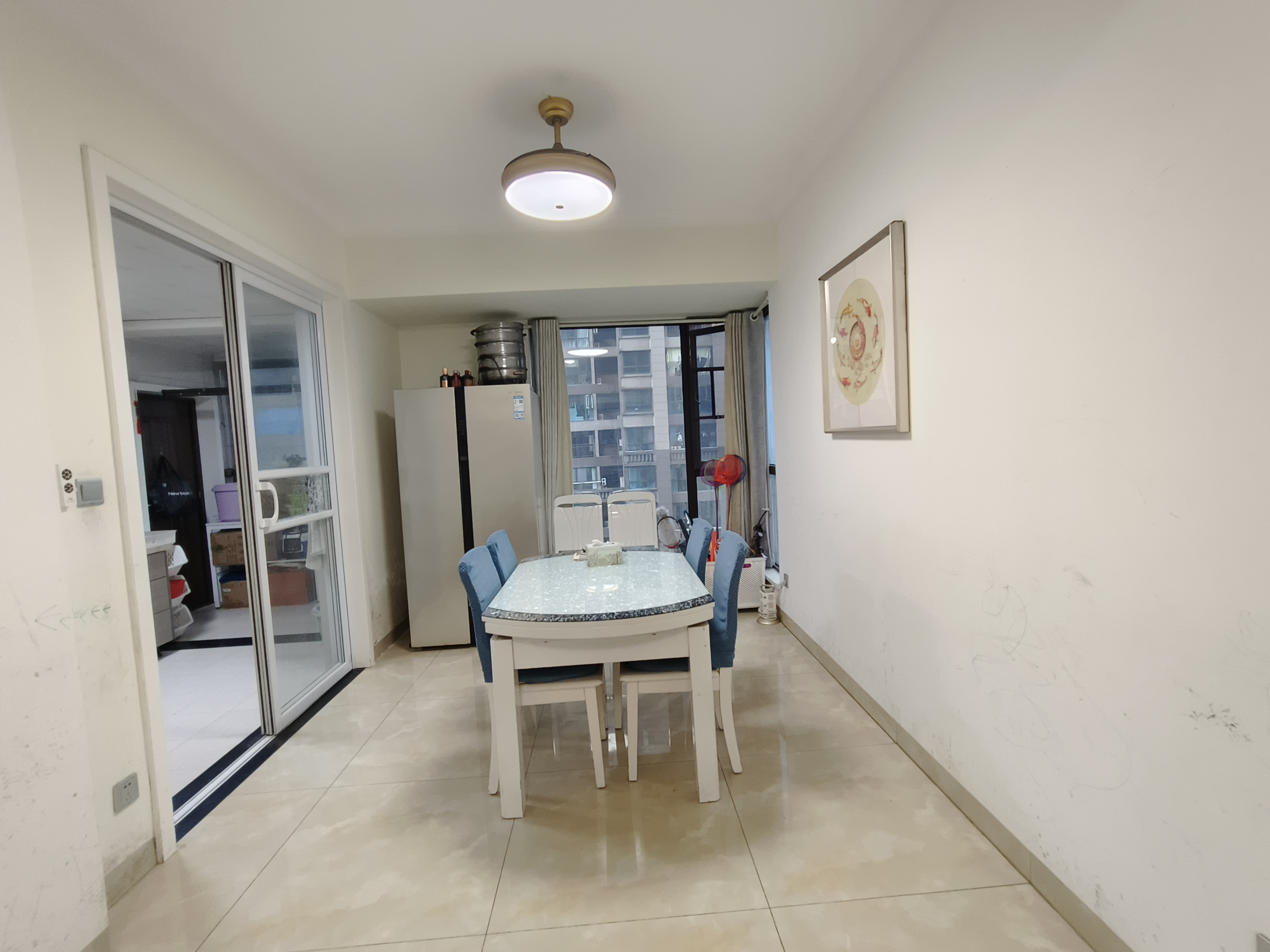 铂金汉宫  3室2厅2卫    56.8万客厅