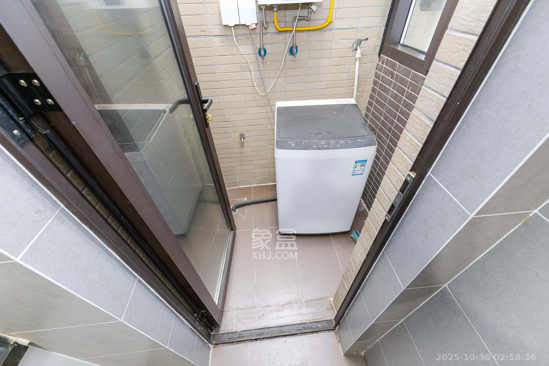 时代倾城二期 4室2厅2卫 86.0万 时代倾城二期 4室2厅2卫 86.0万阳台