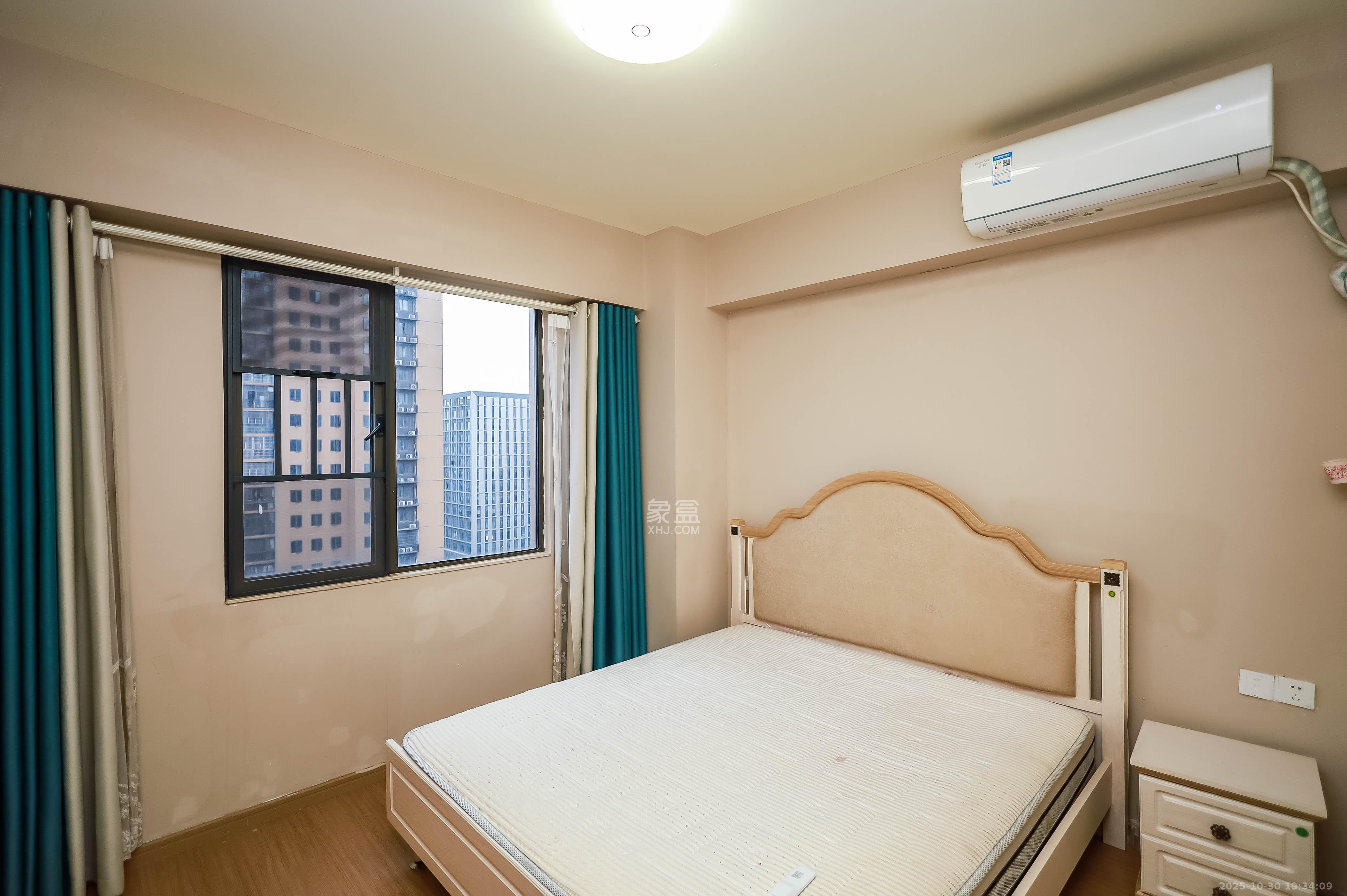 麓谷小镇  3室2厅1卫    54.8万卧室