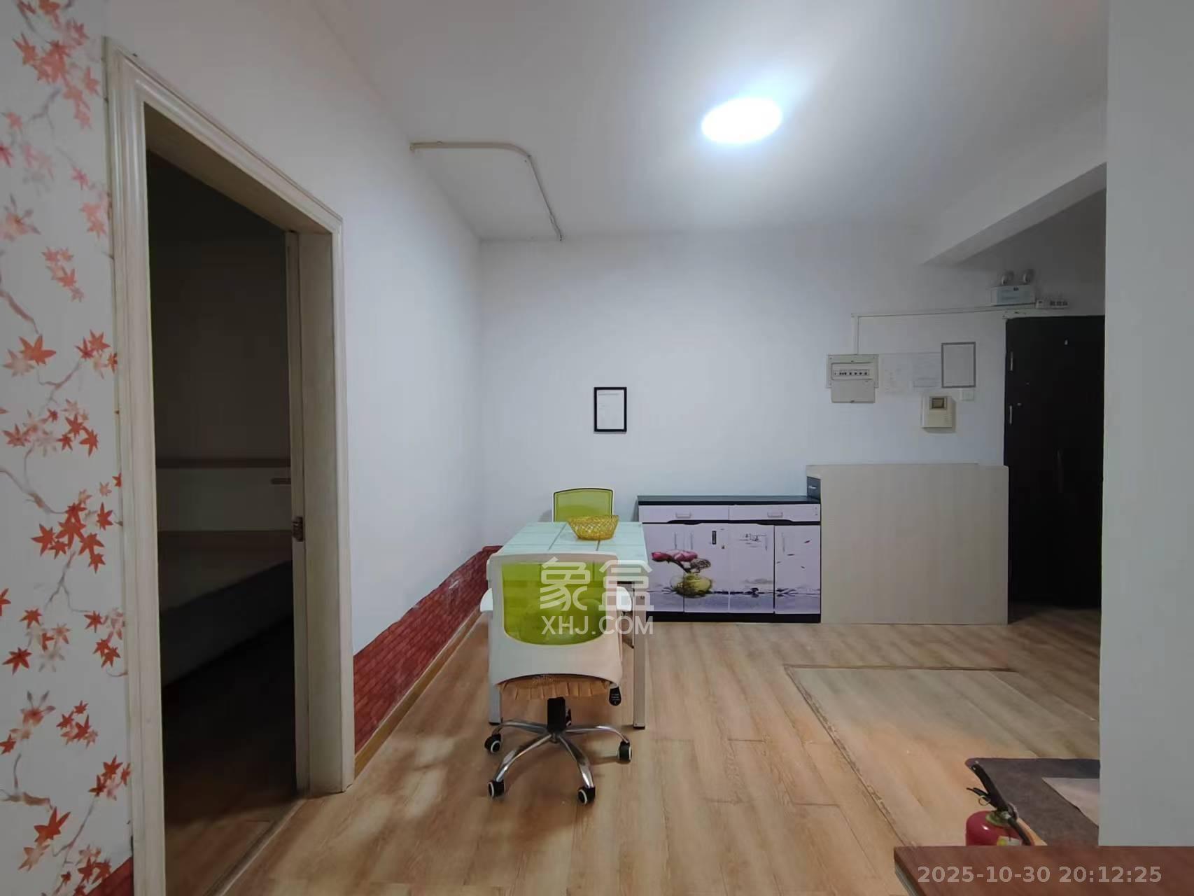 天健芙蓉盛世一期  2室1厅1卫    2400.0元/月室内图