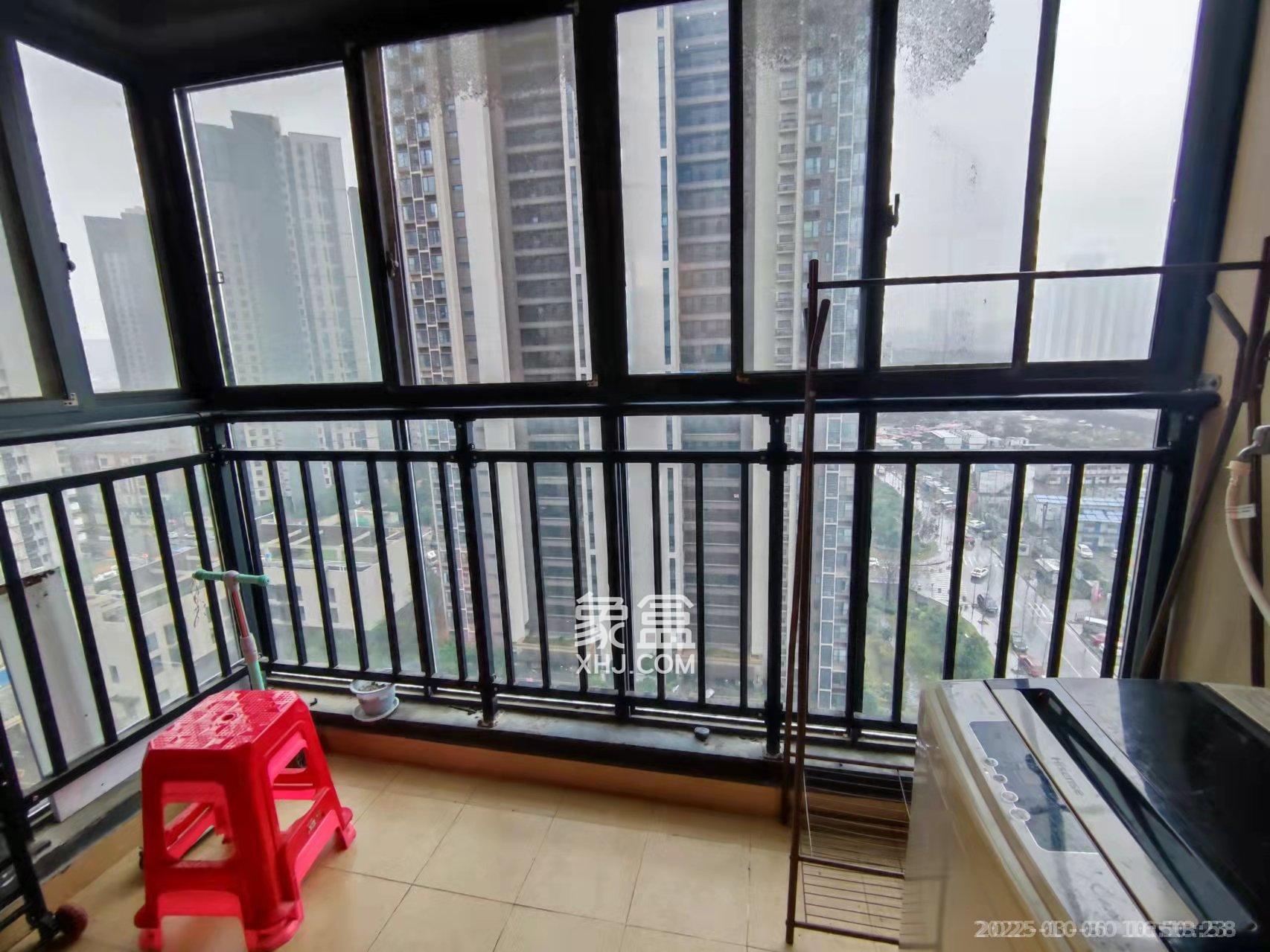 万科魅力之城  3室2厅2卫    2600.0元/月室内图