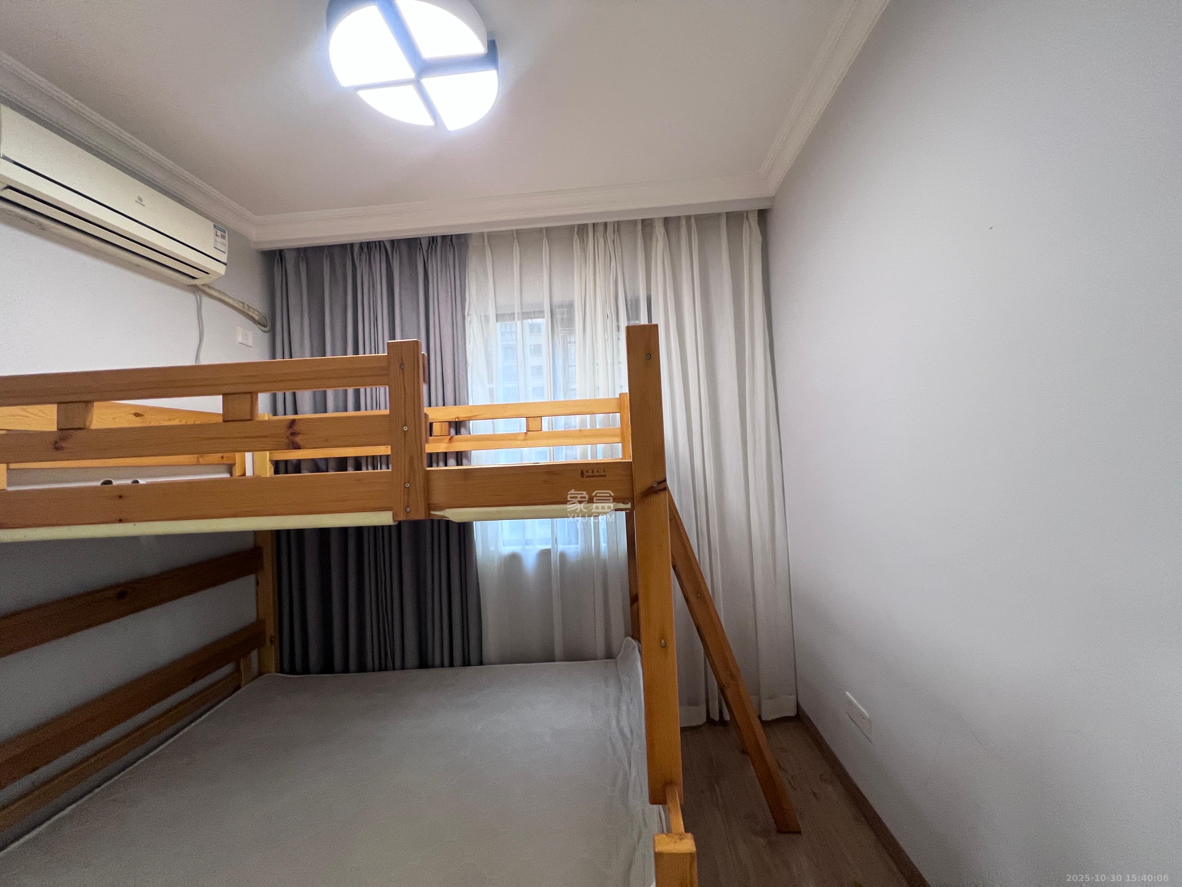 芙蓉万国城MOMA（卓越汇富苑）  3室2厅2卫    2800.0元/月室内图