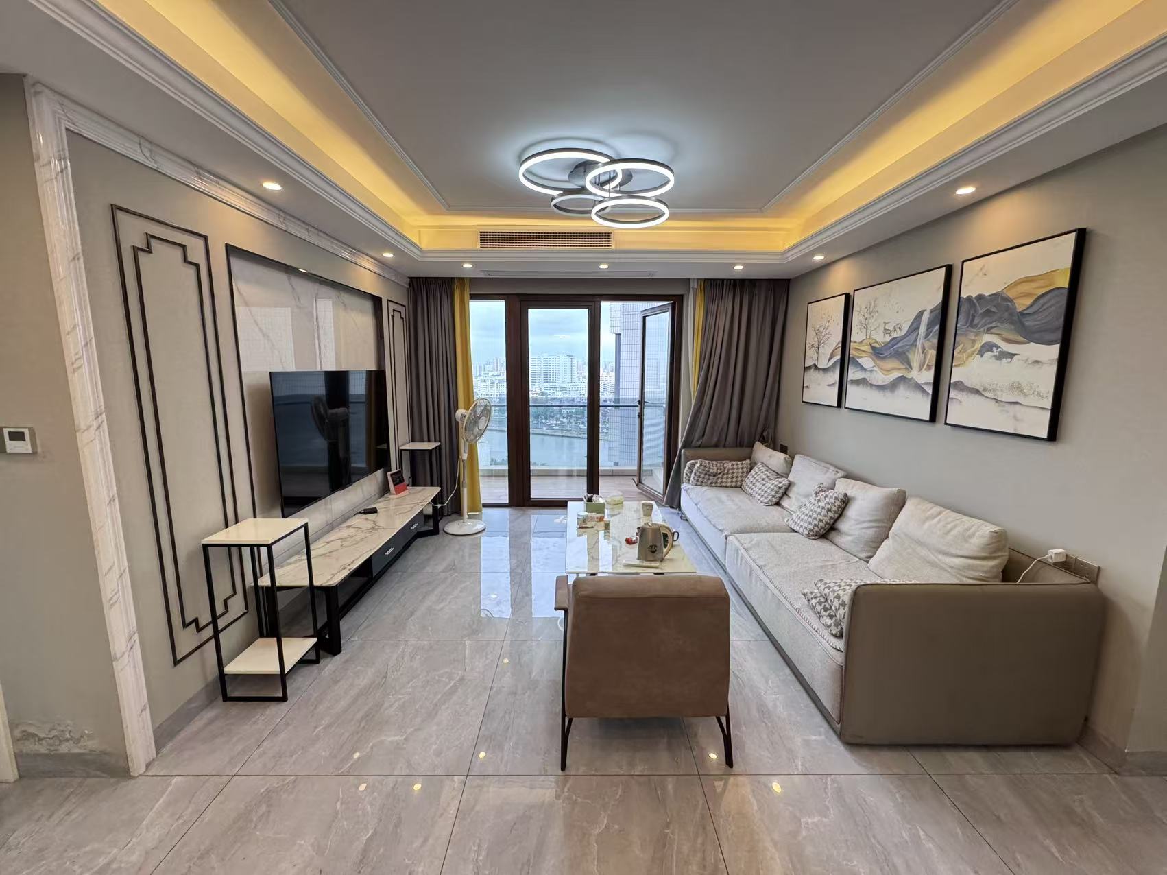 西溪里二期  3室2厅2卫    265.0万客厅