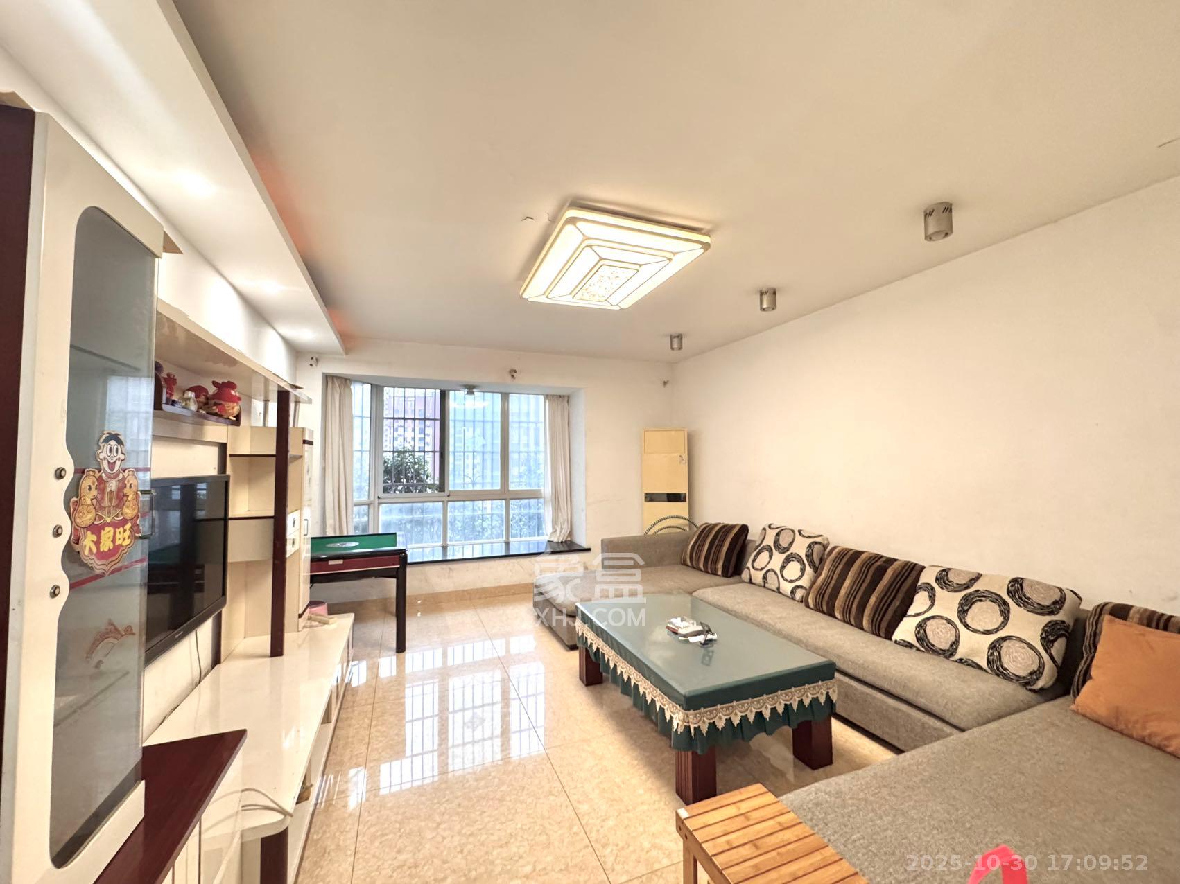 山水庭院  3室2厅2卫    2200.0元/月 山水庭院  3室2厅2卫    2200.0元/月室内图