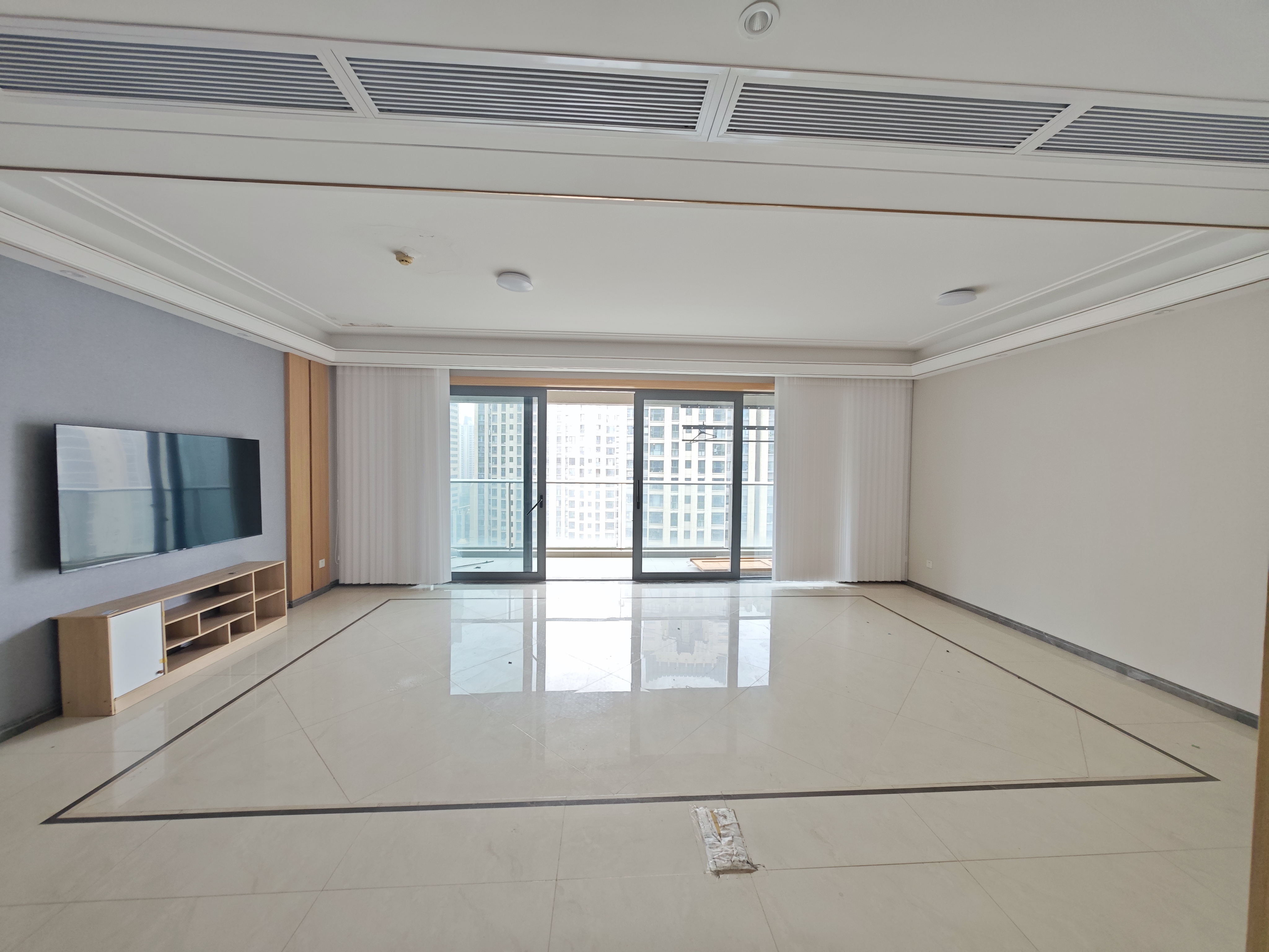 龙兴公馆  3室2厅2卫    7000.0元/月