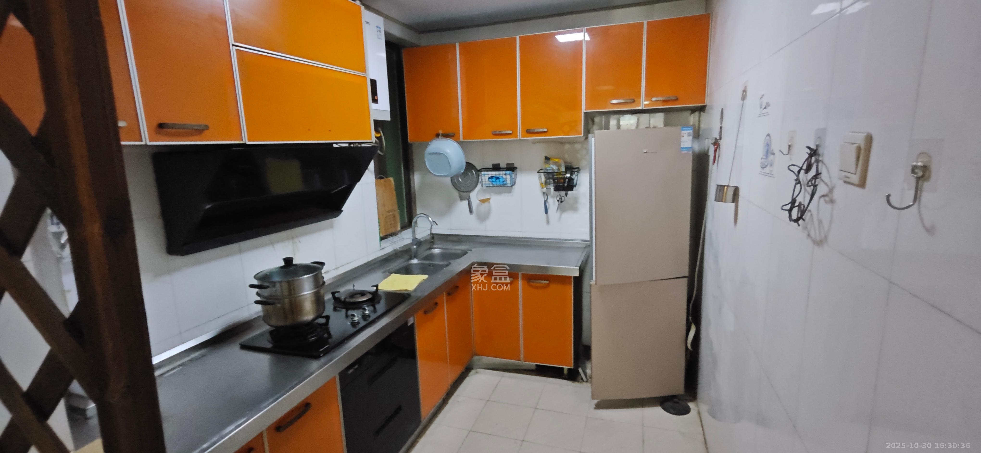 麓谷燕园(燕山公寓)  2室2厅1卫    2000.0元/月 麓谷燕园(燕山公寓)  2室2厅1卫    2000.0元/月室内图