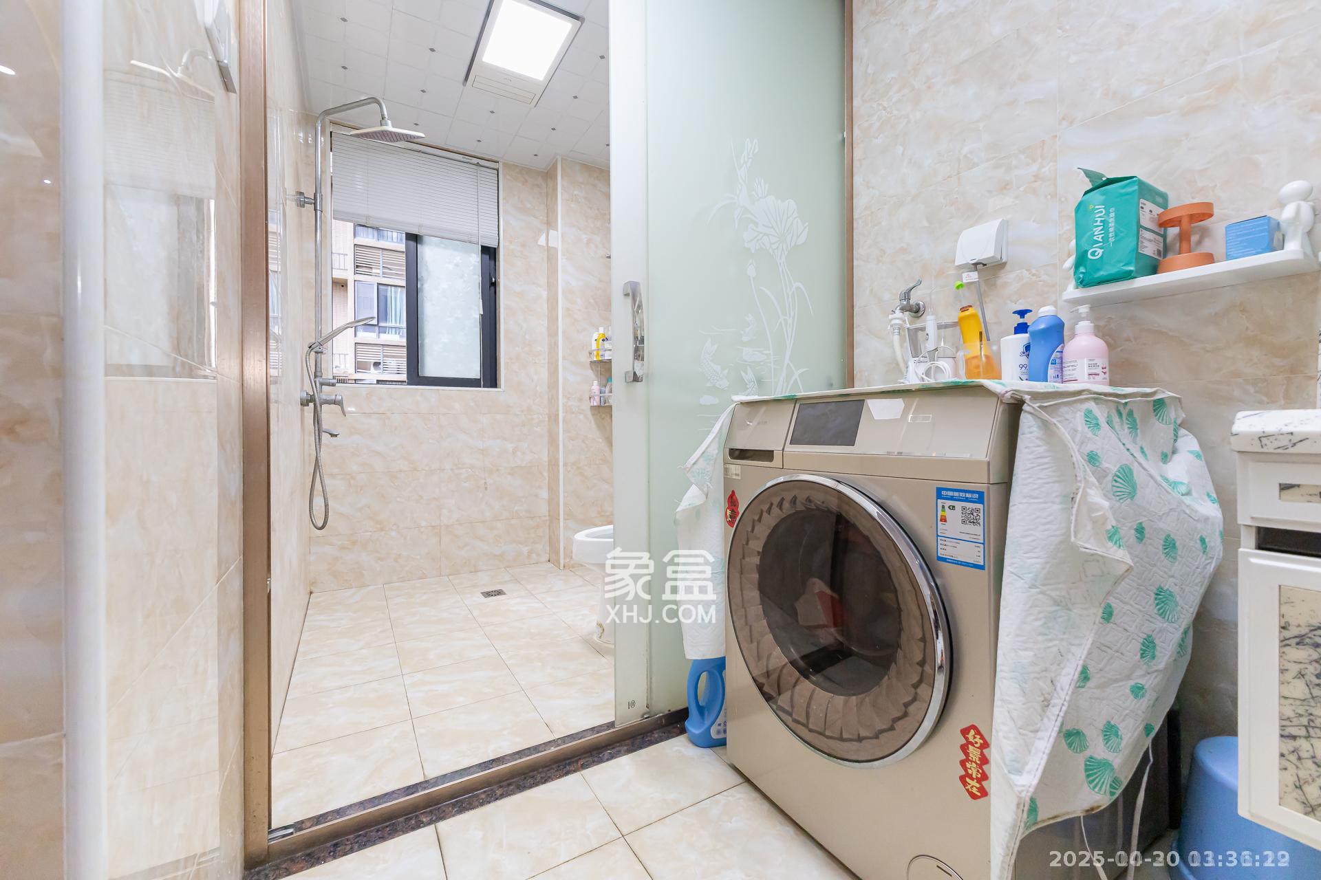 名家翡翠花园  4室2厅2卫    2500.0元/月 名家翡翠花园  4室2厅2卫    2500.0元/月室内图