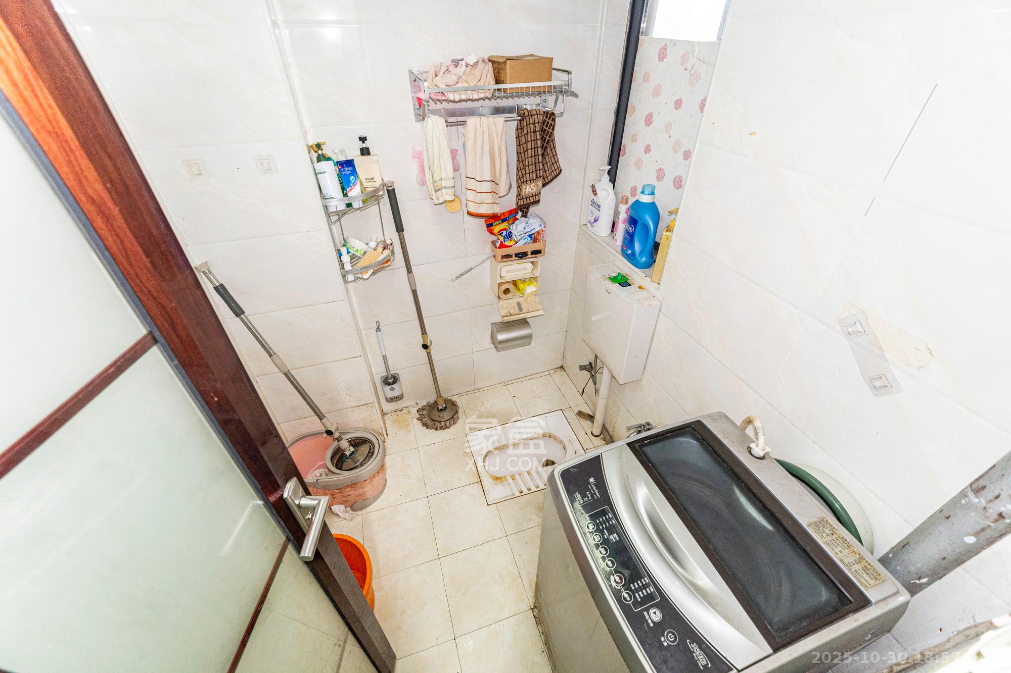 印山蓝色海岸 2室1厅1卫 35.0万 印山蓝色海岸 2室1厅1卫 35.0万卫生间