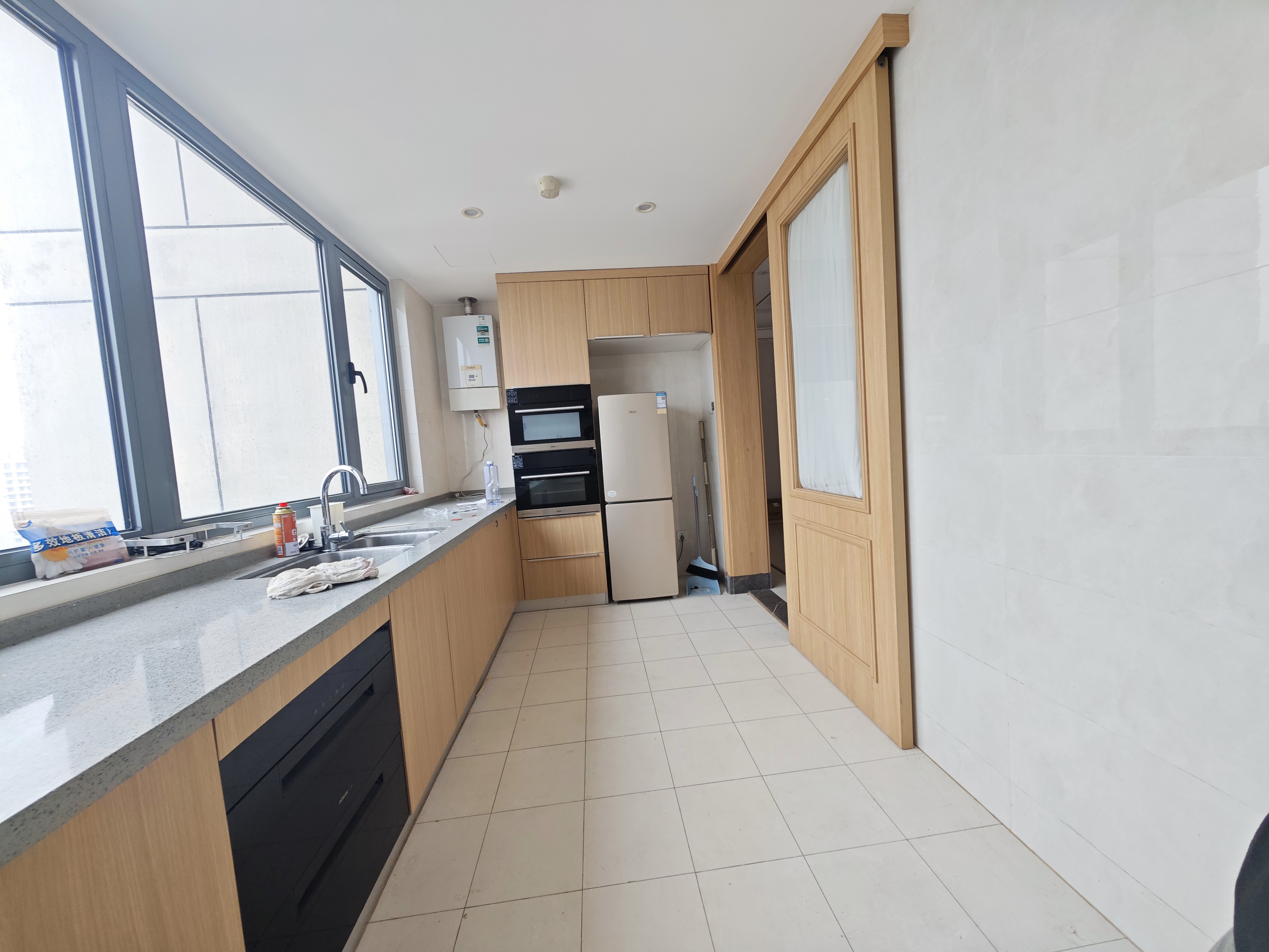 龙兴公馆  3室2厅2卫    7000.0元/月室内图