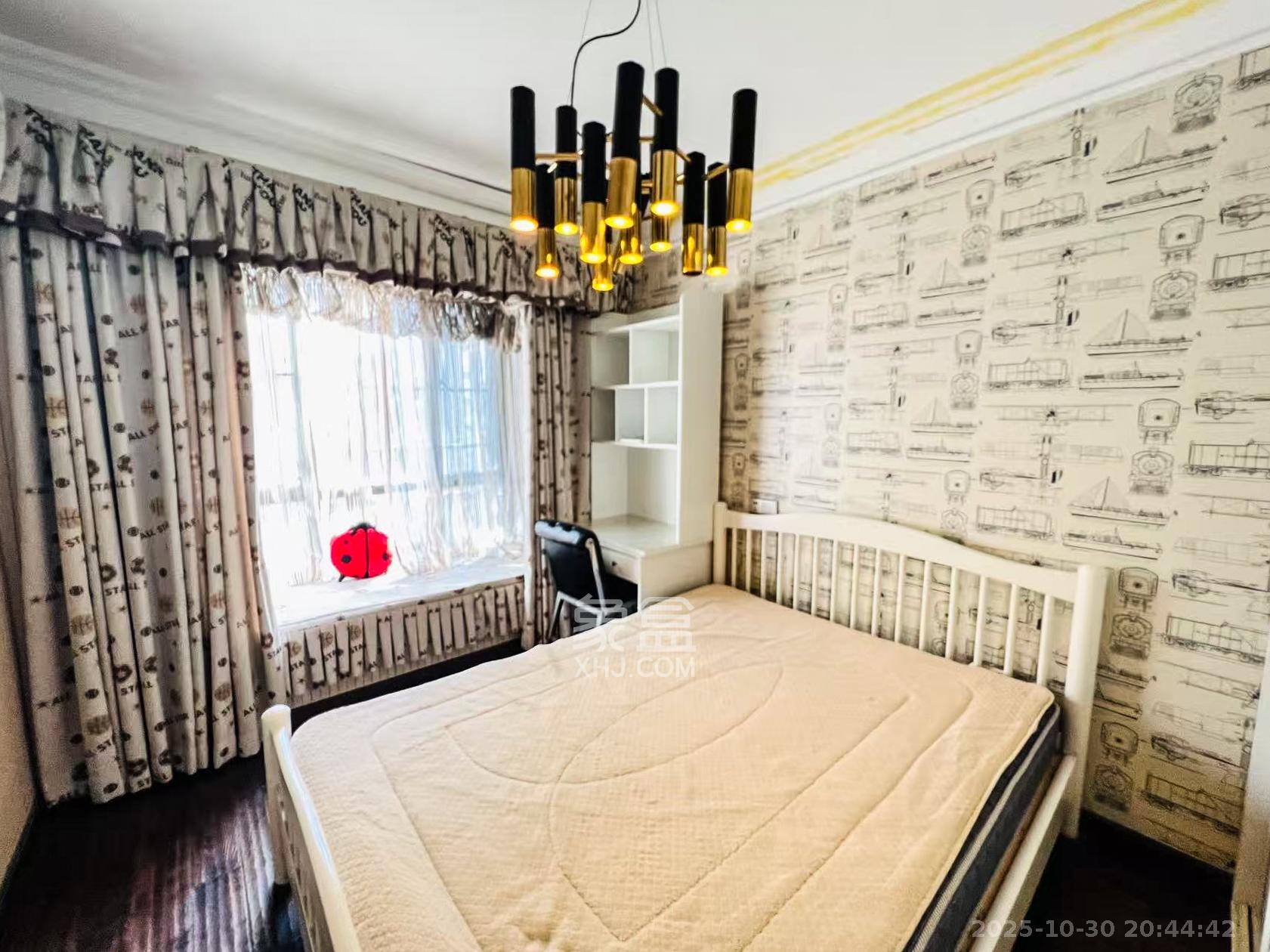 西子花苑  3室2厅2卫    150.0万 西子花苑  3室2厅2卫    150.0万卧室