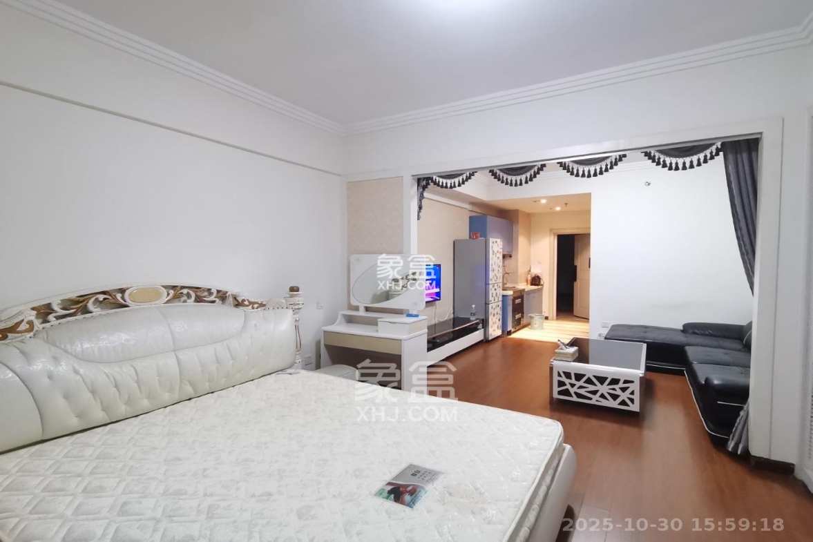 西子一间 1室1厅1卫 1800.0元/月 西子一间 1室1厅1卫 1800.0元/月室内图