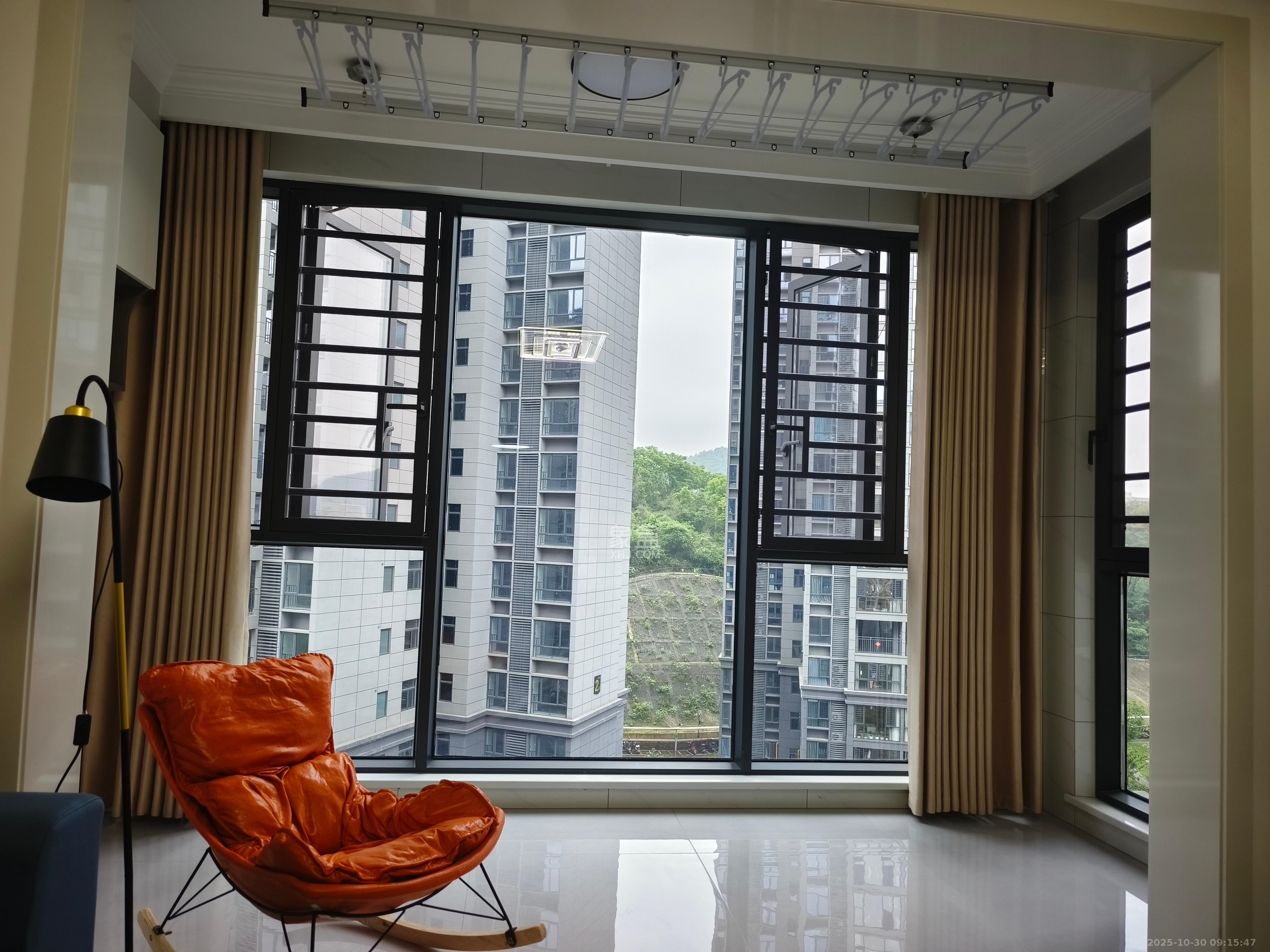 桃花嘉园  3室2厅1卫    2400.0元/月室内图