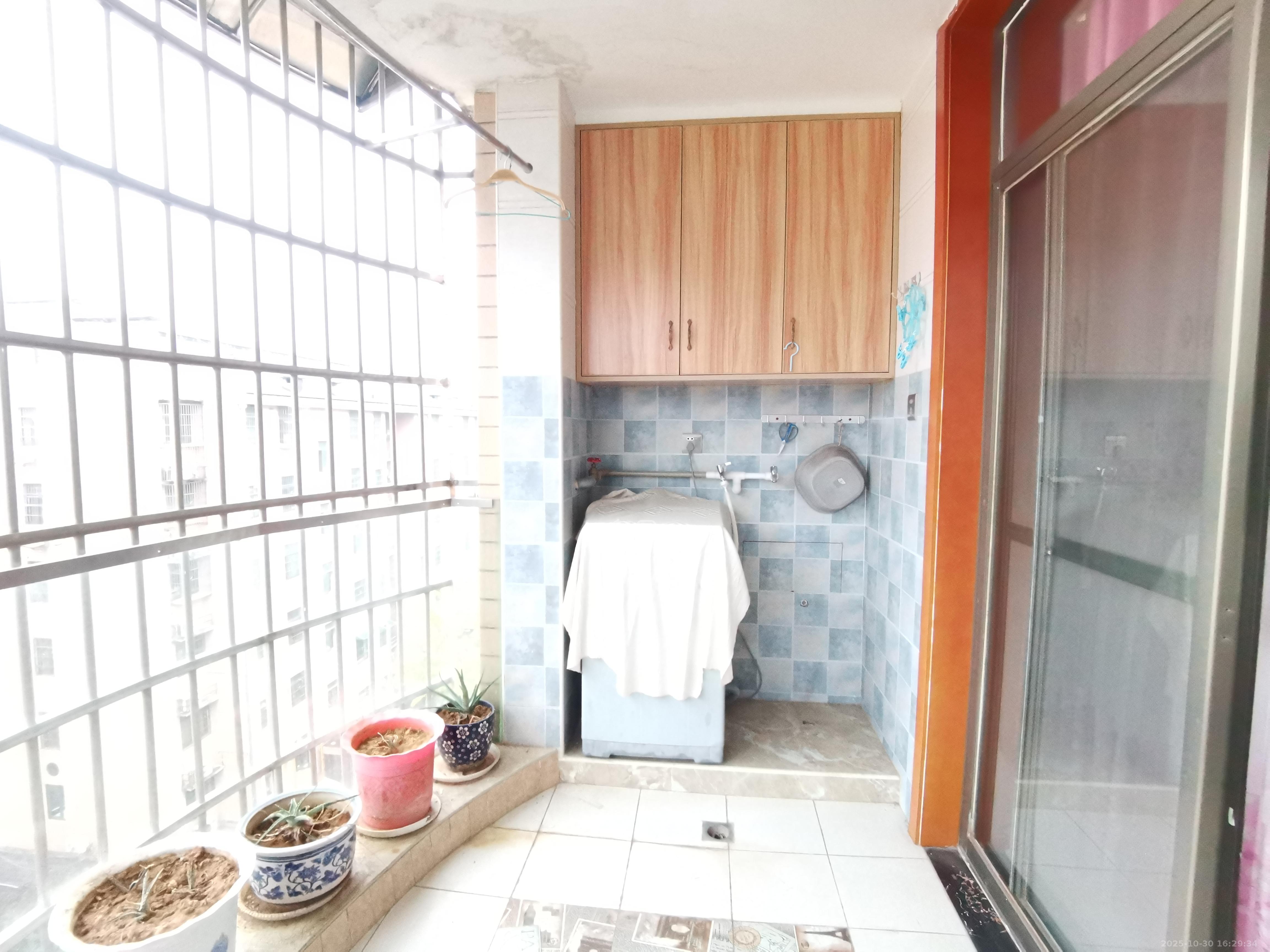 三城花苑(一,二,三期)  2室2厅1卫    1000.0元/月 三城花苑(一,二,三期)  2室2厅1卫    1000.0元/月室内图